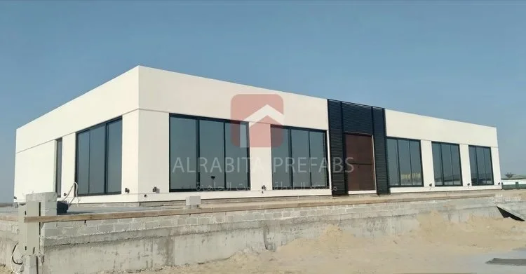 Modern prefabricated house executed by Alrabita Prefab Co. بيت جاهز بطراز حديث مسبق الصنع تم تنفيذه من قبل مصنع الرابطة للبيوت الجاهزة