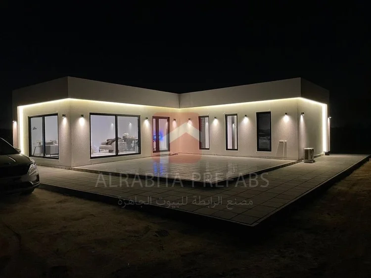 Modern prefabricated chalet executed by Alrabita Prefab Co. شاليه جاهز بطراز حديث مسبق الصنع تم تنفيذه من قبل مصنع الرابطة للبيوت الجاهزة