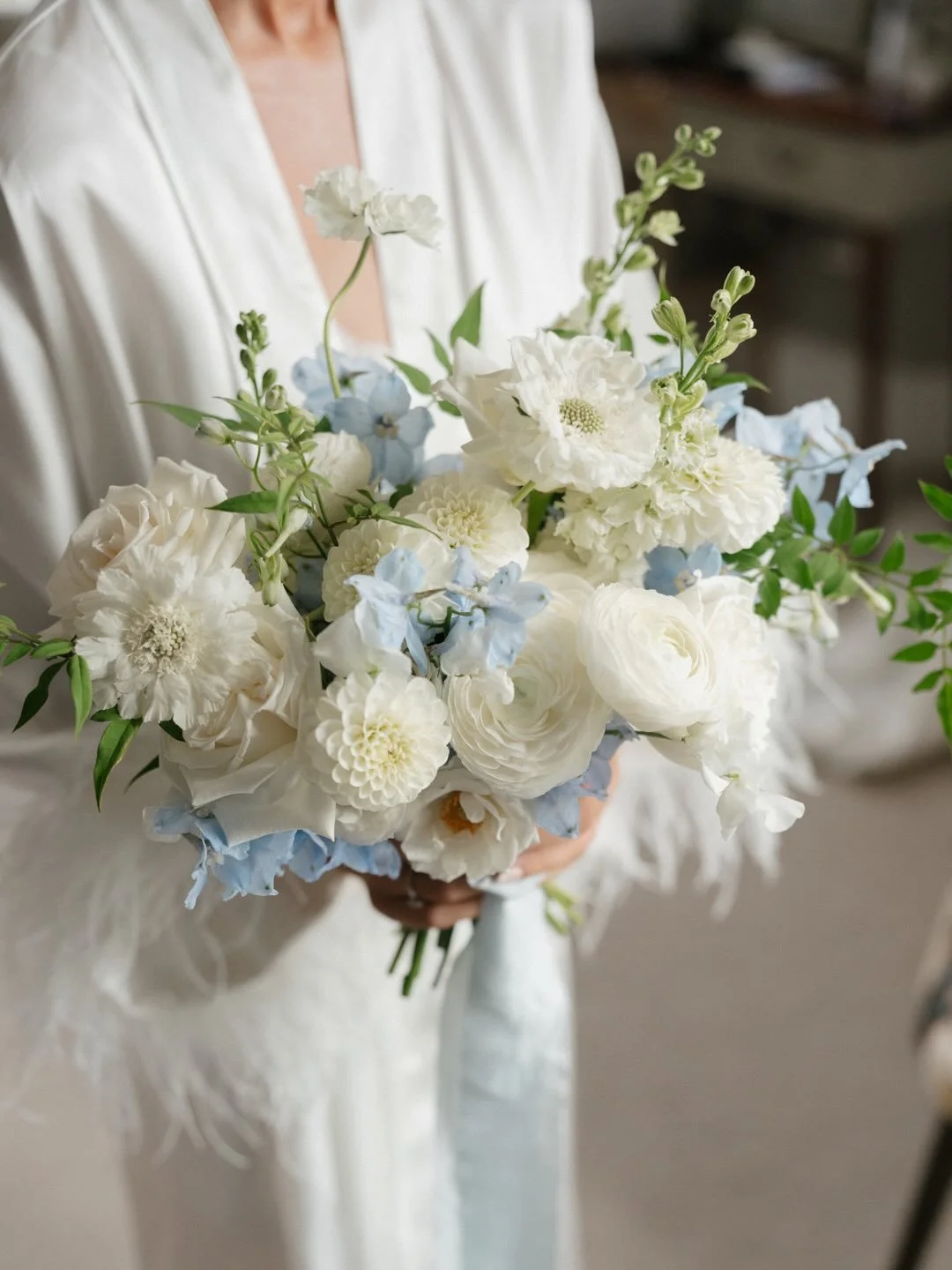 Boyyyyyyyy does it make me happy when bridal prep allows the time for the bride to be present, calm, and ready for the ceremony. Stress free and in the moment, the perfect foundations for the day. ❤️

@hotelwoodlands 
@hairbytosetti 
@charlotte.eliza