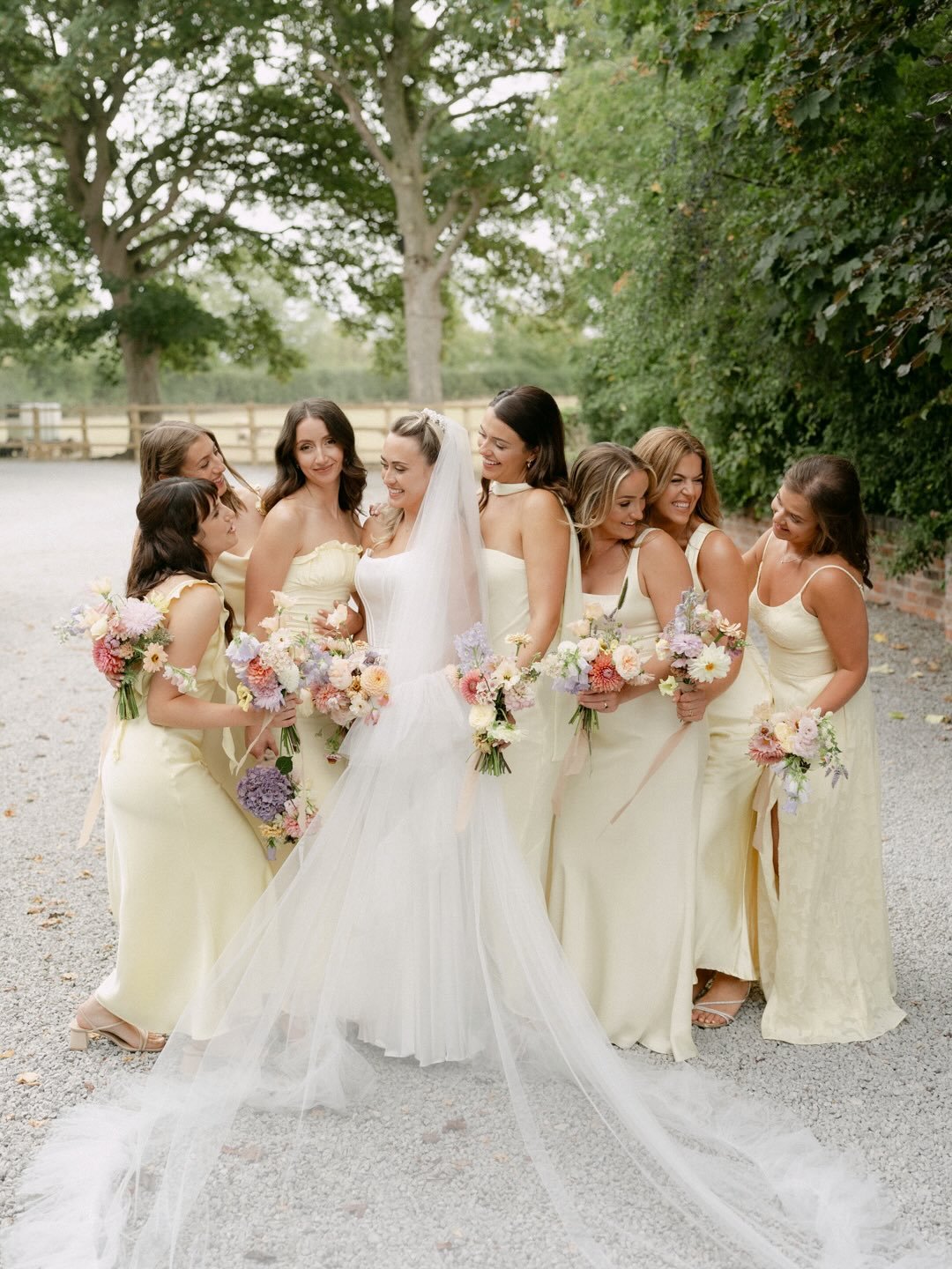 Things you can&rsquo;t buy for your wedding.

1. The weather.
2. Family knowing when to leave the wine.
3. Bridesmaids &amp; groomsmen who bring endless viiiiiiiiiiiiiiiiiiiiiiiiiiiiibe

If you&rsquo;re one of the chosen few and turn up, vibe fully i