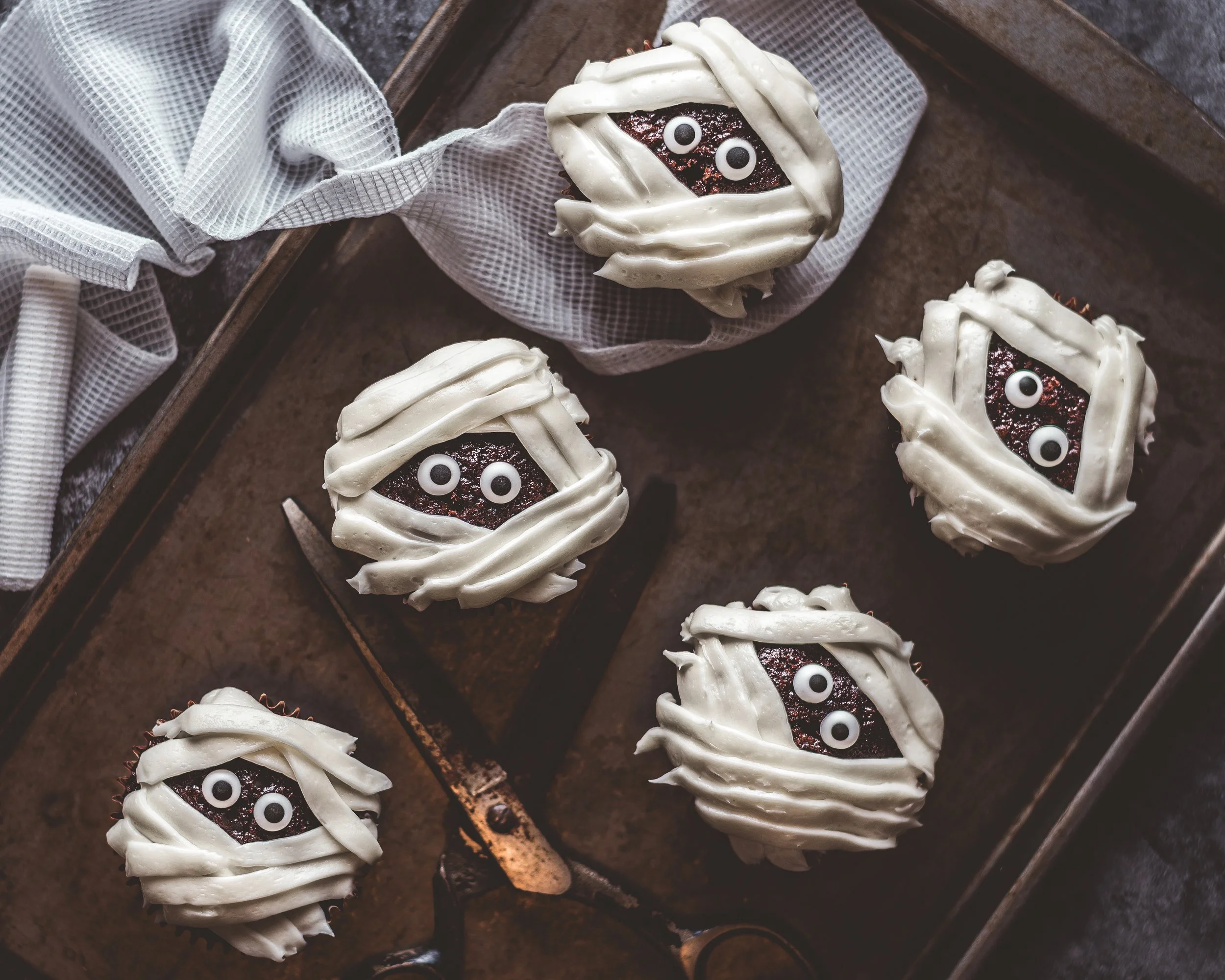 jvansickle_mummy cupcakes.jpg