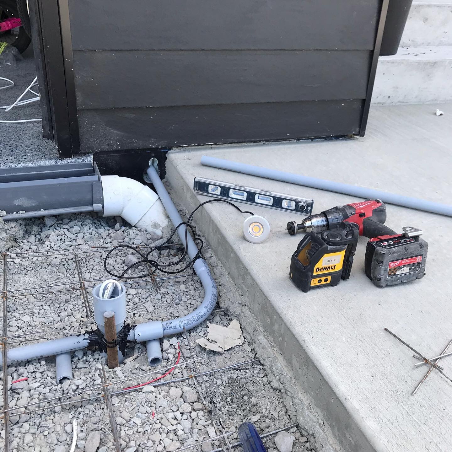 Sometimes you need to get creative with your install. These will be some concrete encased lights inside the driveway. 
#ledlights #lumenstar #squamish