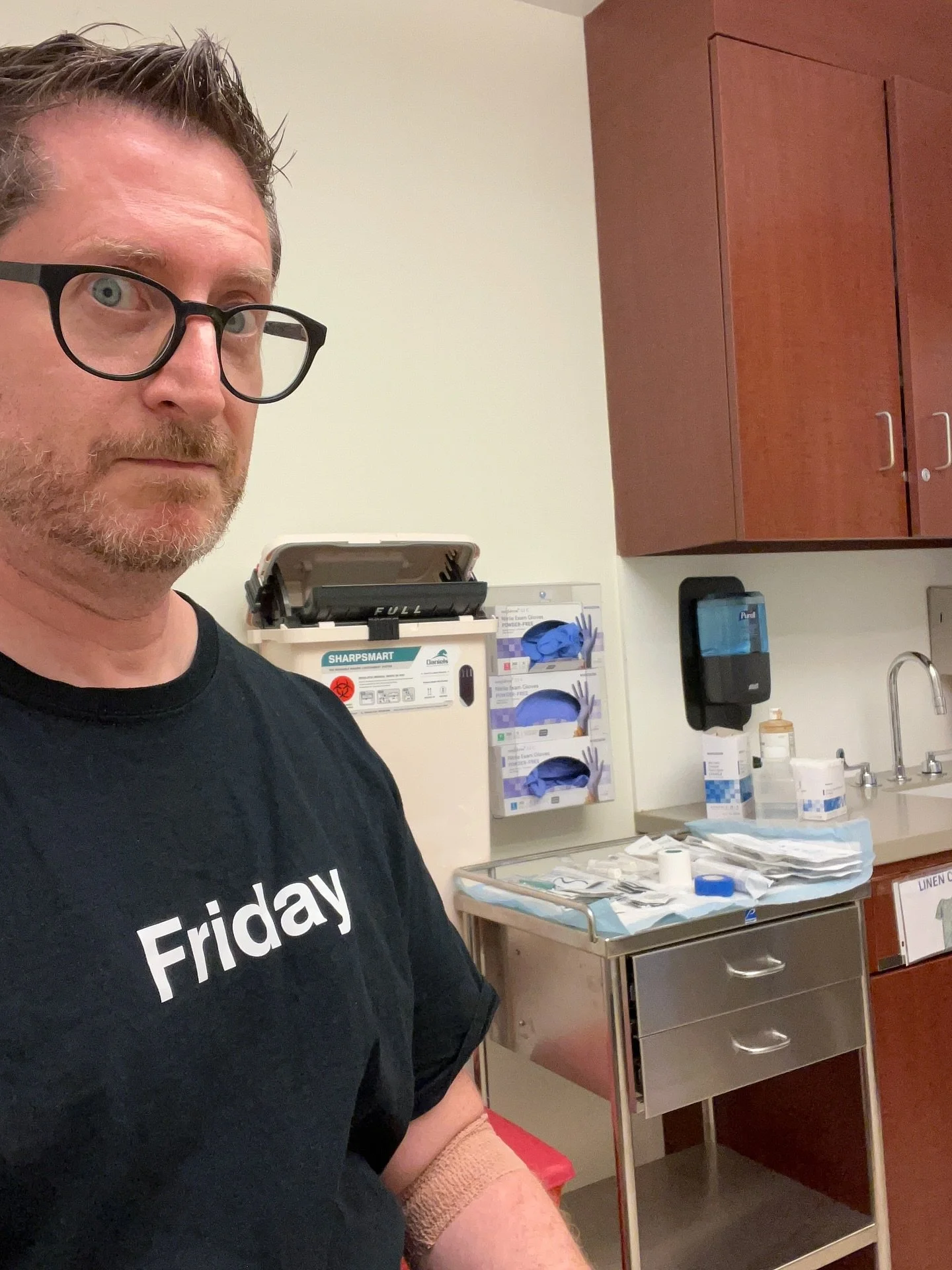 Today is Friday. Here I am in my Friday shirt. #art #davidgregharth #harth #friday #dayoftheweek #dotw