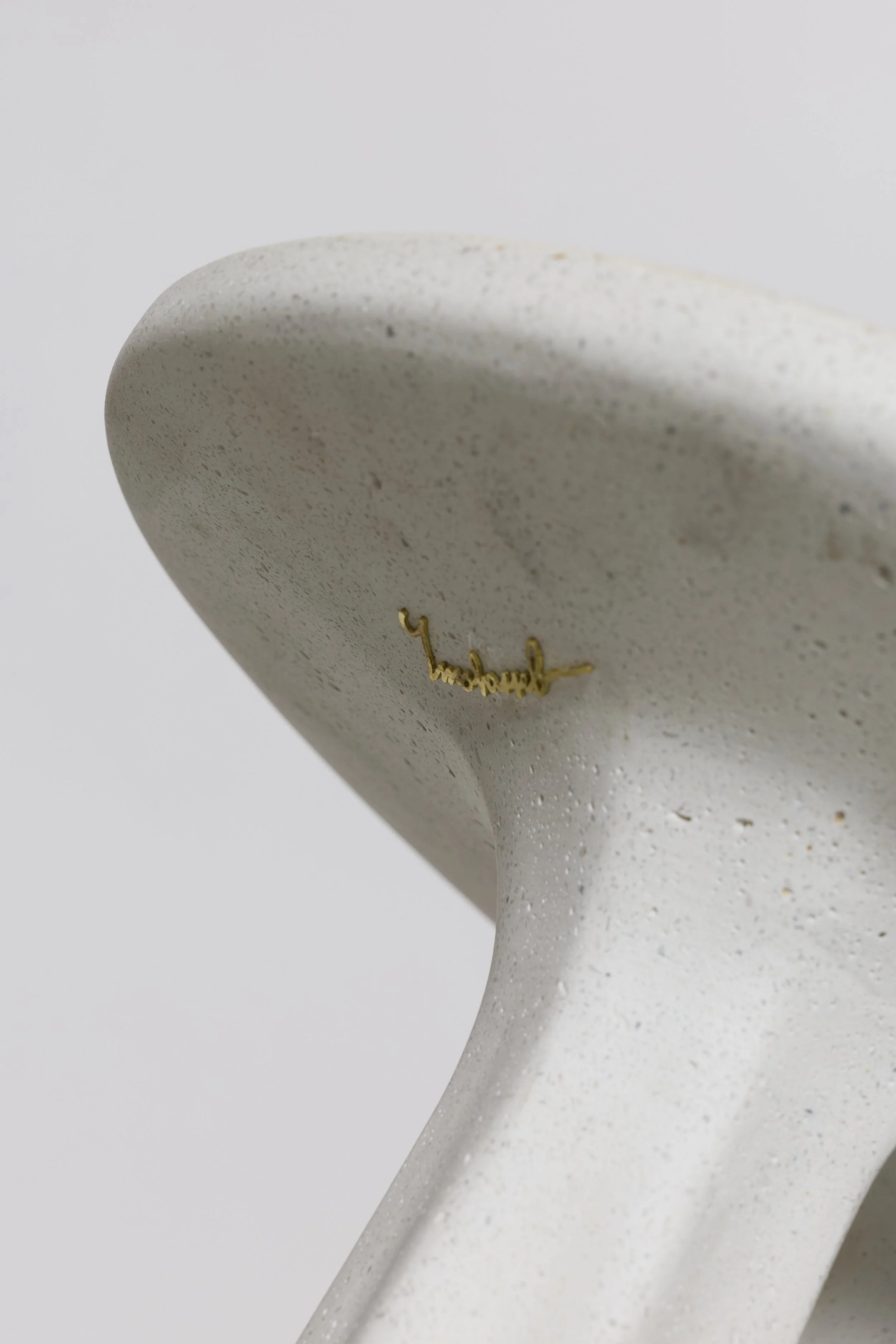 AP ROOM FURNITURE DAY 20776.JPG