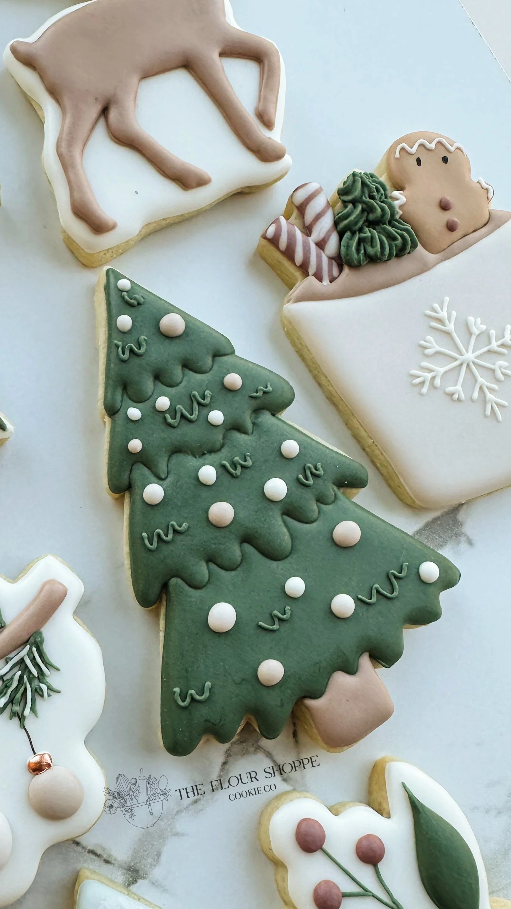 Neutral, Elegant, Christmas cookies, Elegant greenery, Ornaments, Royal Icing Sugar Cookies by The Flour Shoppe Cookie Co, Omaha, Nebraska_013.jpg