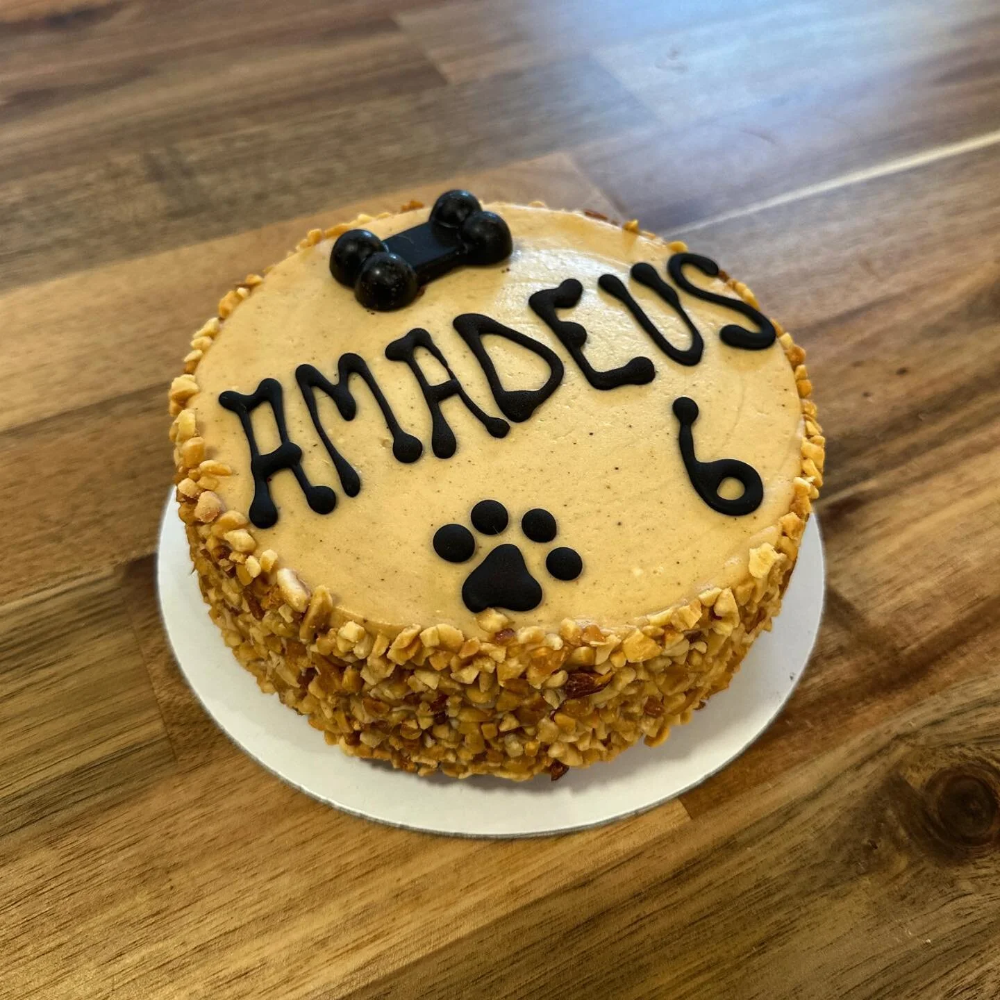 Huge shoutout to @threedogbakerylasvegas who made this amazing cake for Amadeus. All of their cakes are made in house with fresh ingredients, it was really amazing to see. If you&rsquo;re in the market for a cake or handmade treat in Vegas, check the