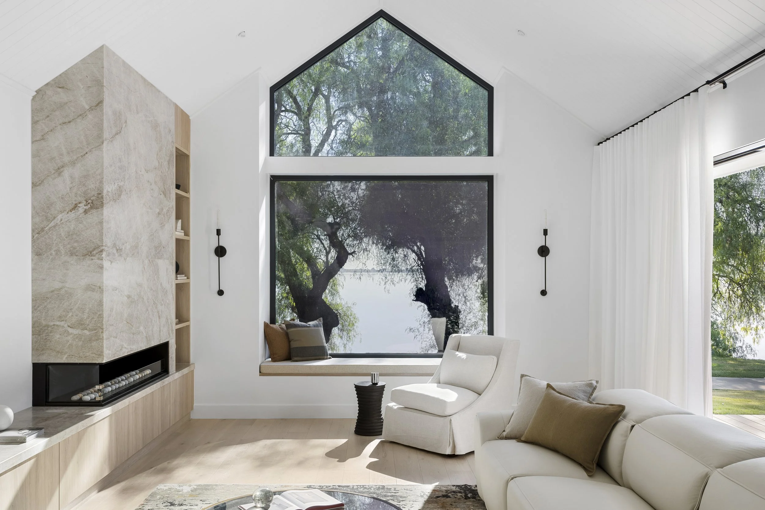 Lake-Boga-Residence-Living.jpg