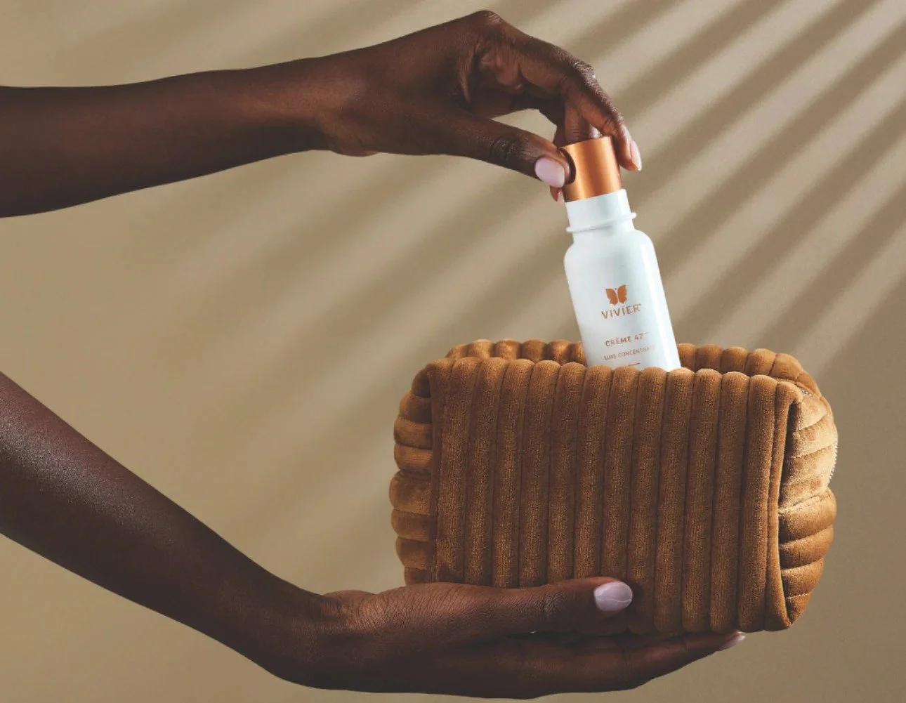 Thoughtfully curated, our exclusive Cr&egrave;me 47&trade; Luxe Kit is designed to deliver both luxury and innovation.

Complete with complimentary GrenzCine&reg;Deluxe Minis and a premium luxe toiletry case, this special limited-edition kit makes th