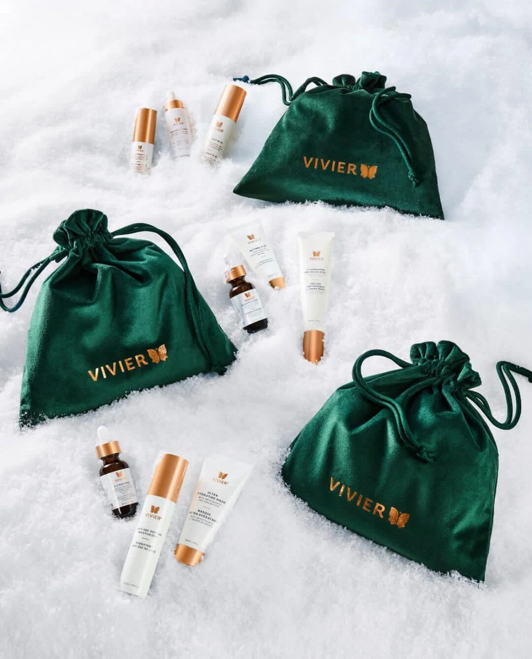 The presents that pamper. 🎁 Whether you want to treat someone to renewed radiance, advanced rejuvenation, or replenishing hydration, these clinic-exclusive sets will elevate their ritual with skin-transforming care.

Available at Clinic 5 while supp