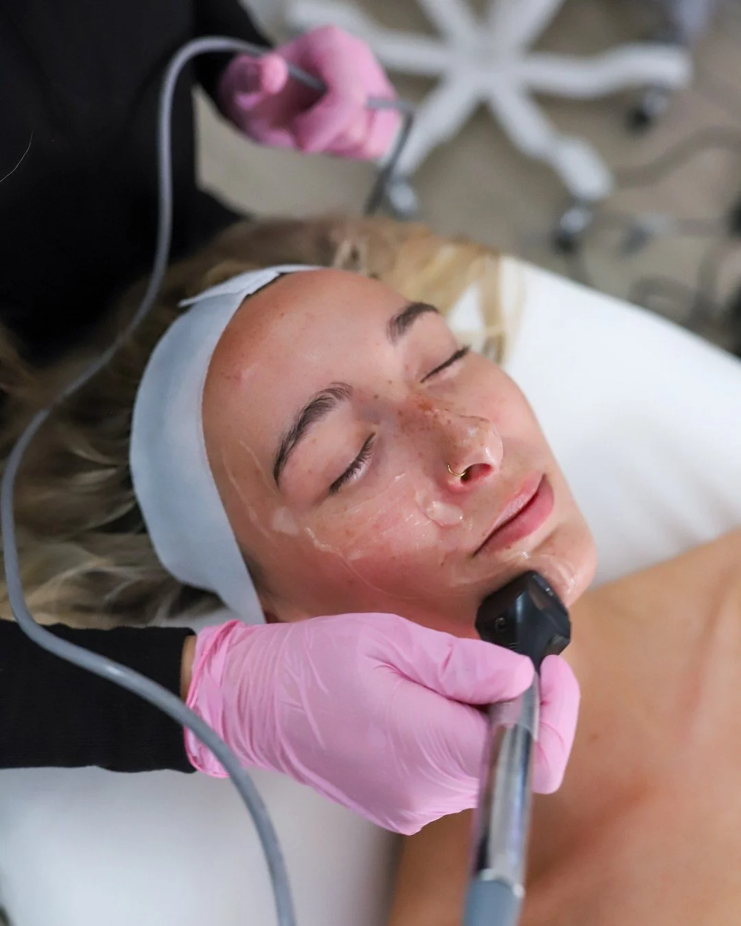 Forma state of mind. Known as "Hollywood&rsquo;s non-surgical facelift".

Collagen Boost: Uses ACE technology to stimulate new collagen and improve elasticity.

Immediate Results: Leaves skin tighter, smoother, and "plumped" insta