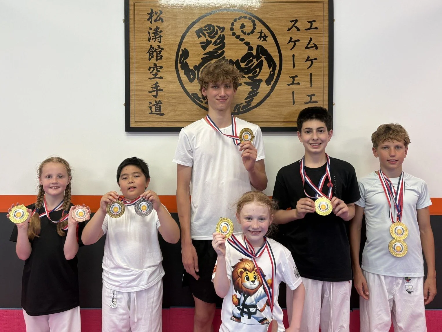 Gold medallists.jpg