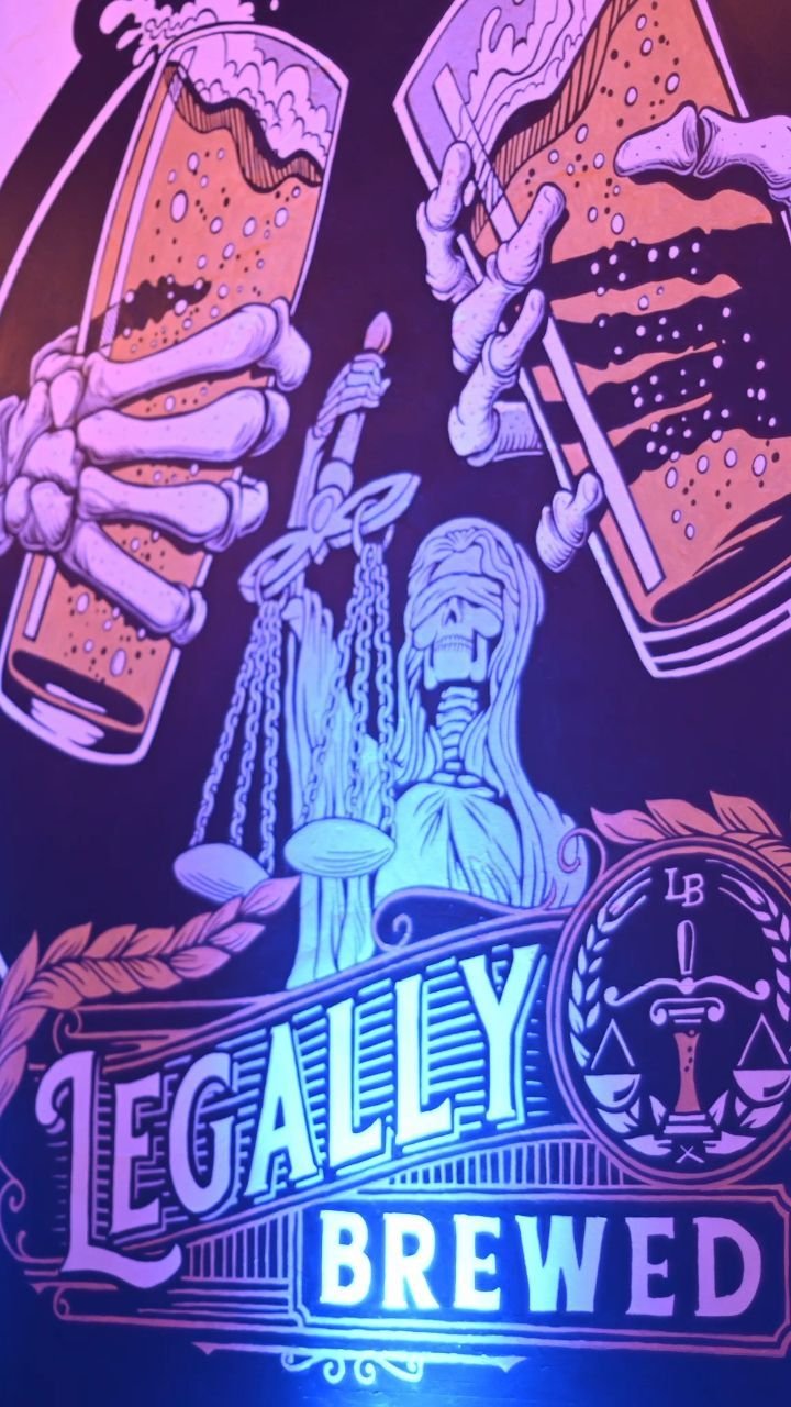 It was an honor to be able to work with the amazing #brewcrew at @legally_brewed in downtown Norman to bring their story to life! Amazing people, amazing space and amazing beer!
#Oklahoma #commercialphotography #advertisingagency #beerphotography #