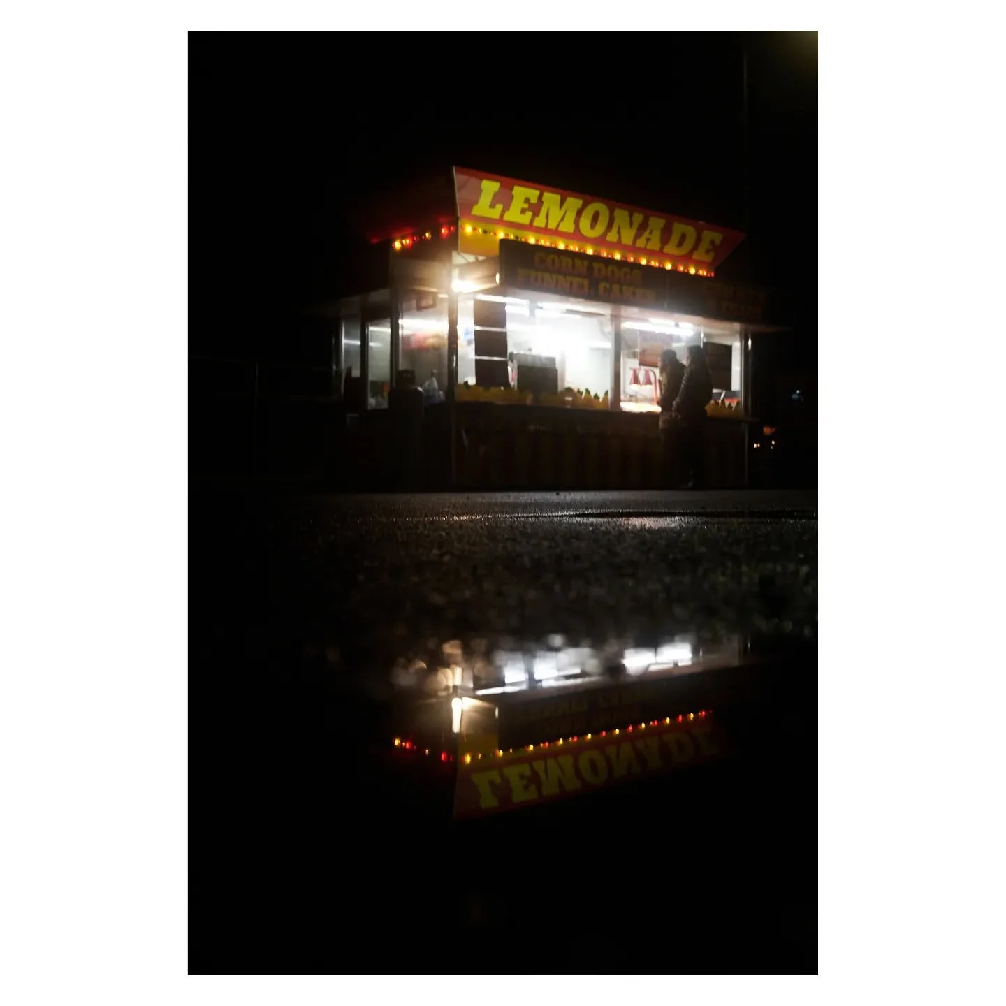 Pretty sure they sell lemonade. 

#reflection_creative_pictures #fairfood #carnival  #oklahomaphotography #Oklahoma