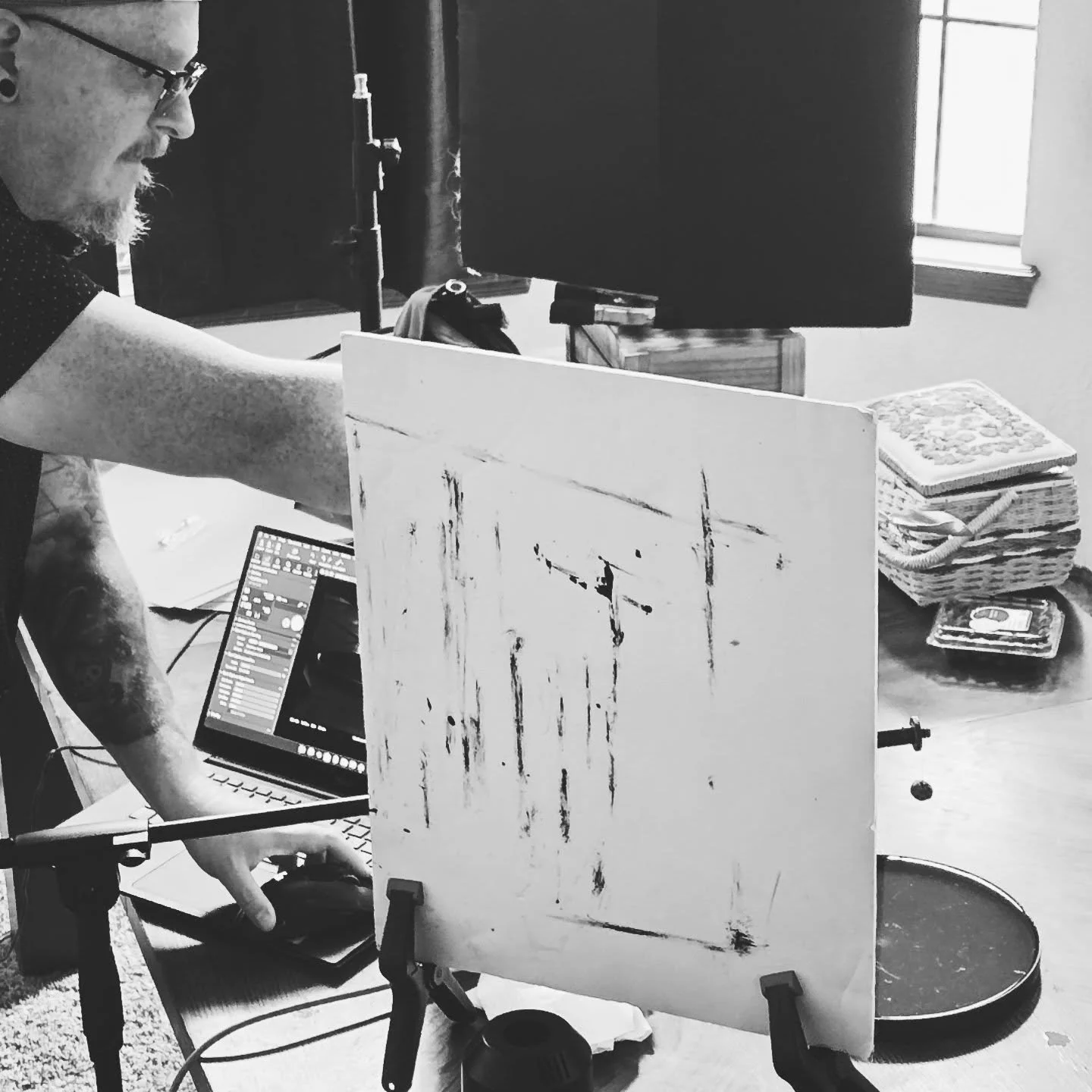 After a tough series of years and some time away, I&rsquo;m back&mdash;with more heart, creativity, and a whole lot of gratitude. 🎉
Food, light, storytelling&mdash;that&rsquo;s where I thrive, and I&rsquo;m so excited to get back behind the camera a