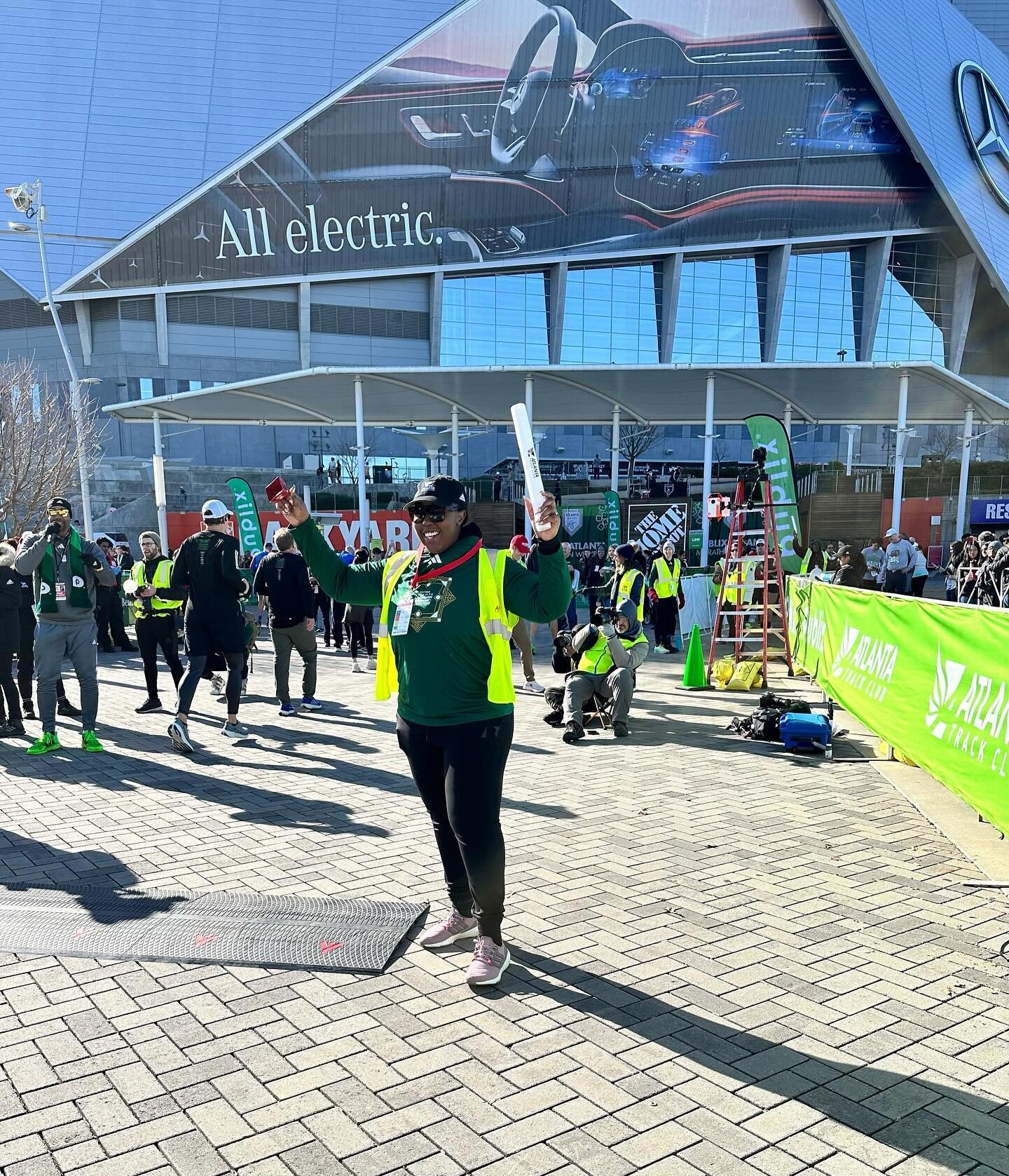 Volunteering at the half marathon exchange zone and the finish line was 🔥. Congratulations to all of the participants of the Publix Atlanta Marathon And Half Marathon! 

#marathoner #AtlantaTrackClub #ATLMarathon #ATLmarathonweekend #RunningCityUSA