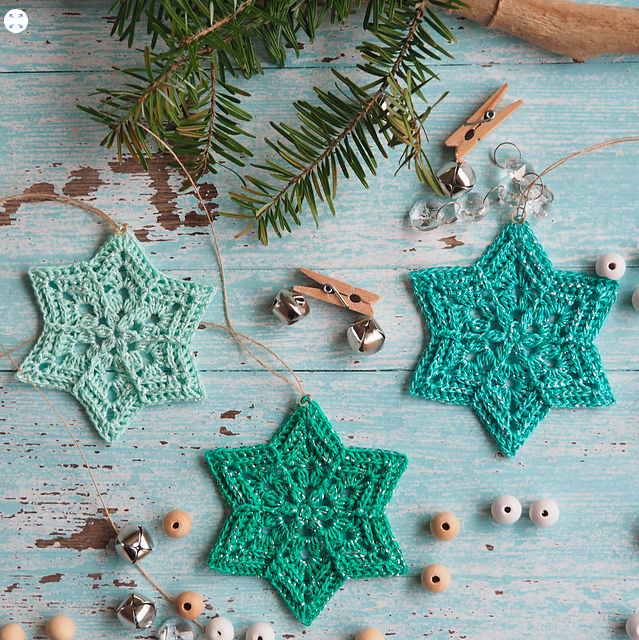 green crochet stars