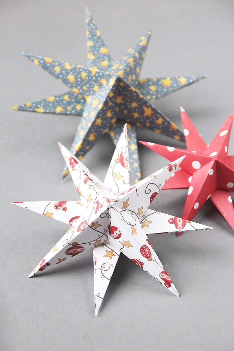 3d paper stars folded from scrapbook paper