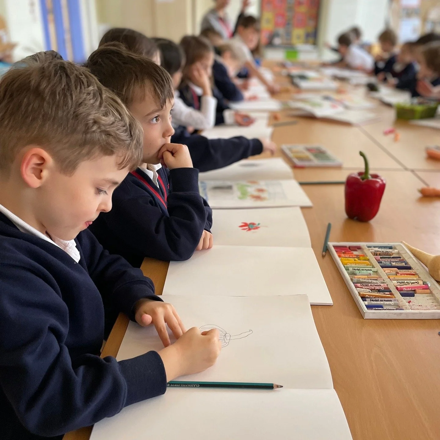 Our talented Year 1 artists have been busy sketching beautiful fruits and vegetables! The children showed wonderful creativity and attention to detail. 🍎🥕✏️