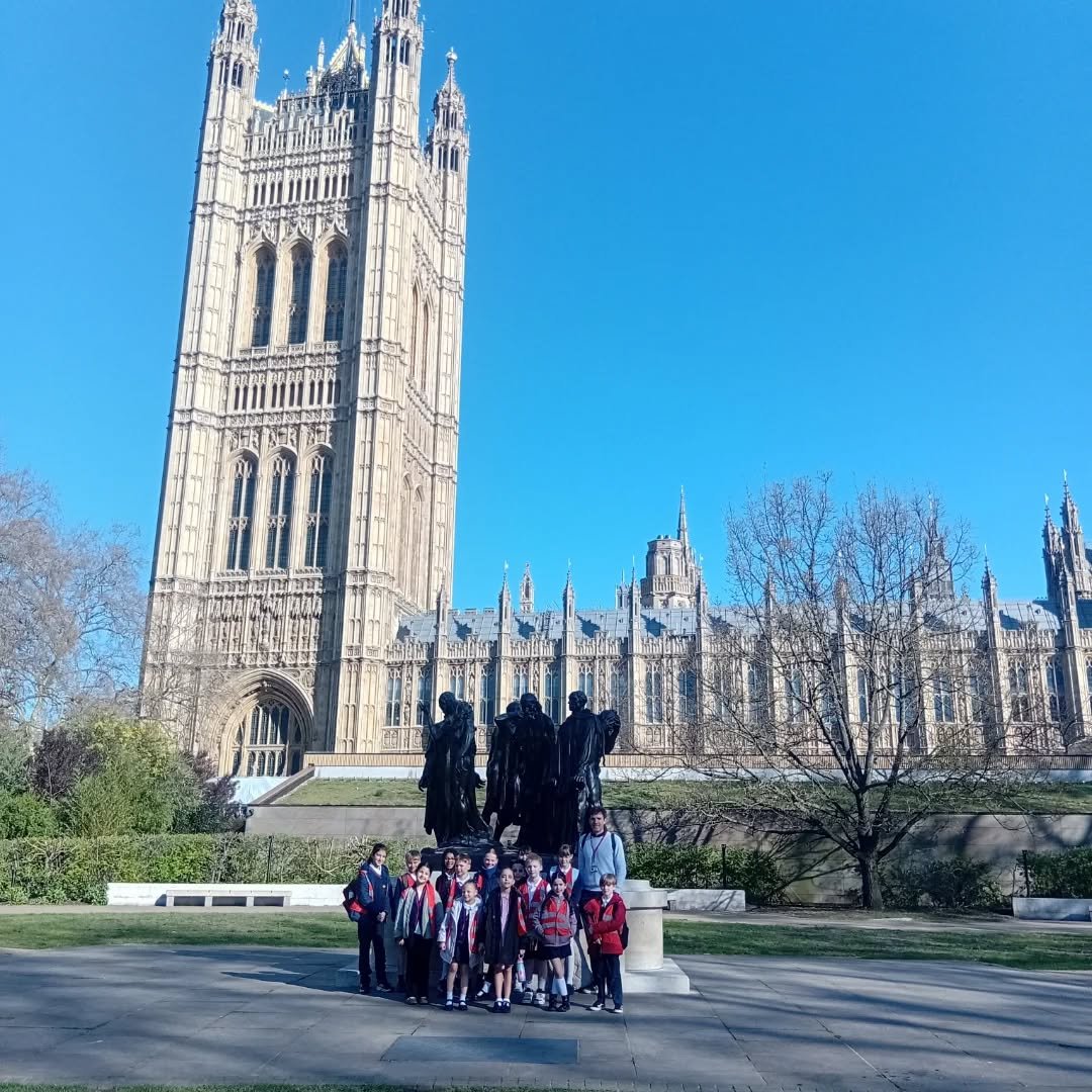 🇬🇧⚖️ This morning our School Council visited the Houses of Parliament, where they had a tour of the Commons and Lords as well as an interactive workshop where they learnt about how laws are made. An inspiring day which helped us to understand how p