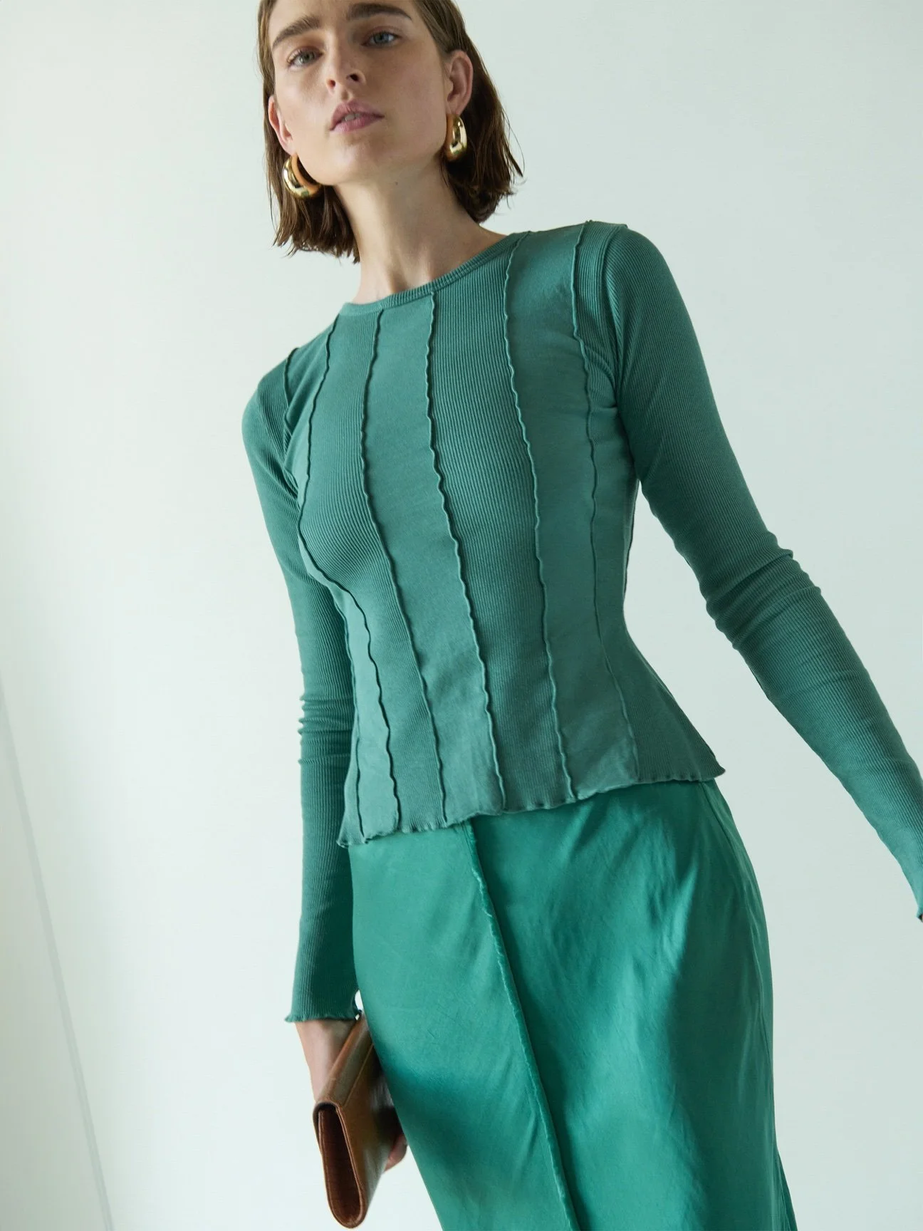 25SP Lookbook V2_Compressed_Page_21.jpg