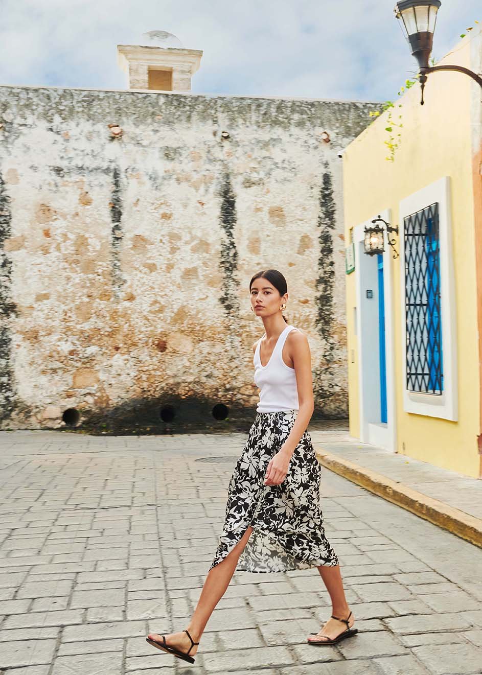 SURI SARONG-4238HSLF_BBFL_STELLA TANK-3144RB_WHT_4.jpg