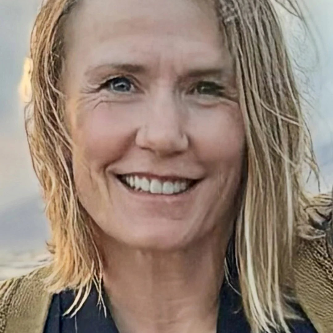 Erica Sharp -portrait.jpeg