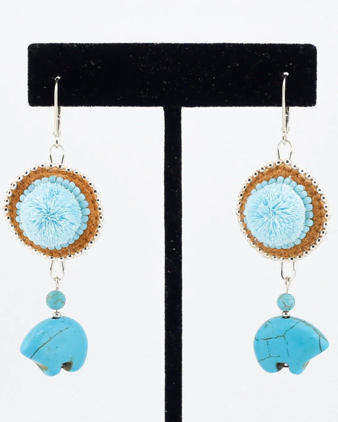 🍓Brand new work by Jocelyn Lamothe!! 

View the immaculately made works of Jocelyn Lamothe, with flowers, berry, and bear motifs, these beaded and tufted pieces are the perfect accompaniment to a summer wardrobe.

"Jocelyn's M&eacute;tis ancest