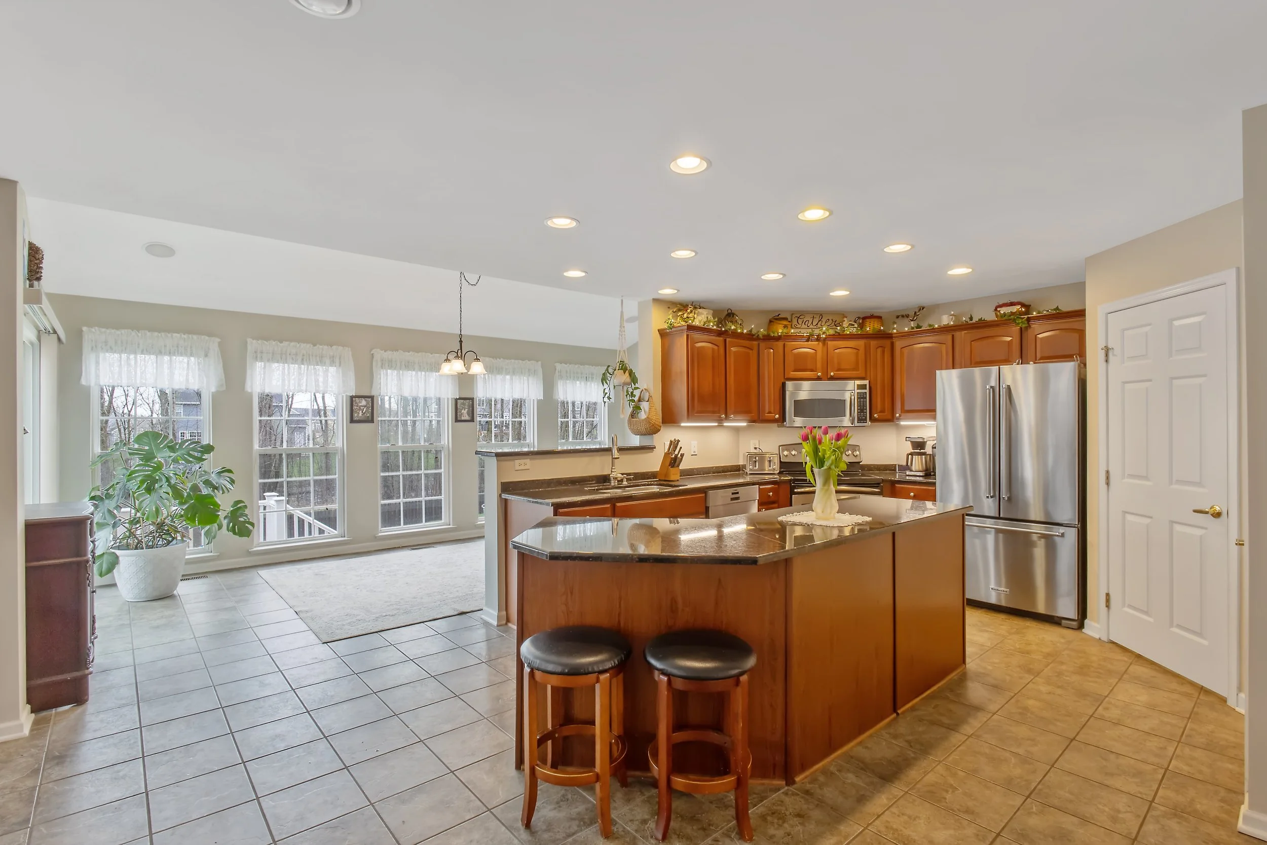 10 - 8294 Luchsinger Ln.jpg