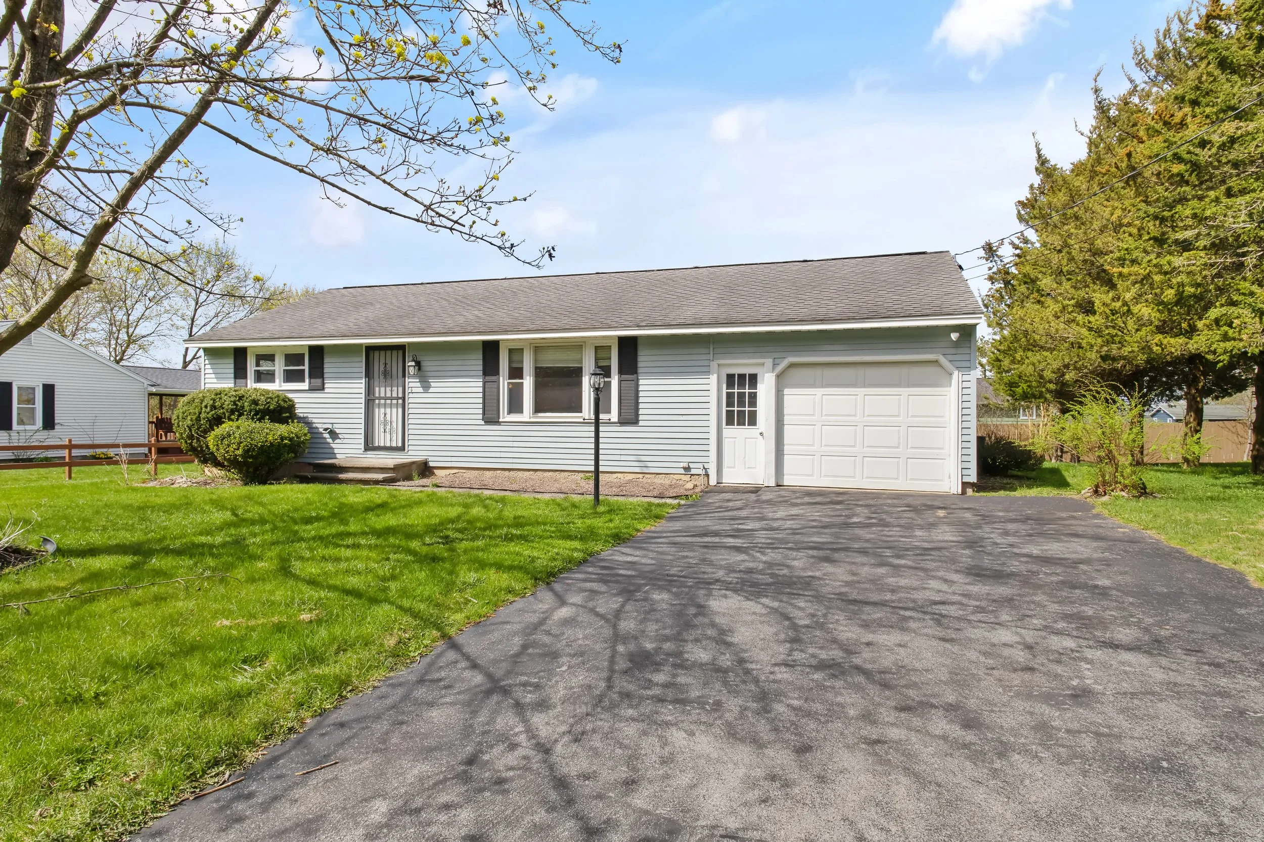 28 - 122 Charles Dr.jpg