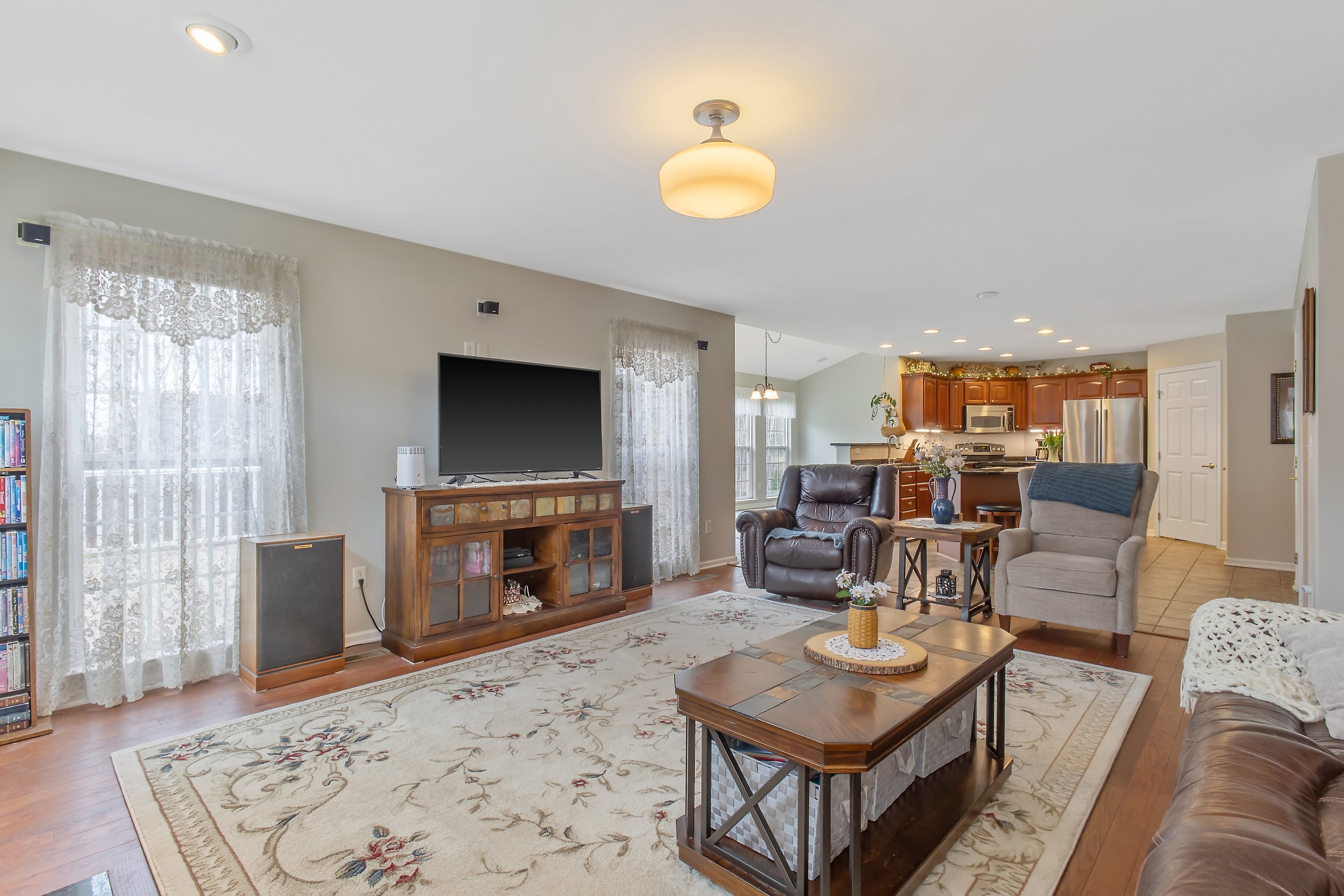 19 - 8294 Luchsinger Ln.jpg