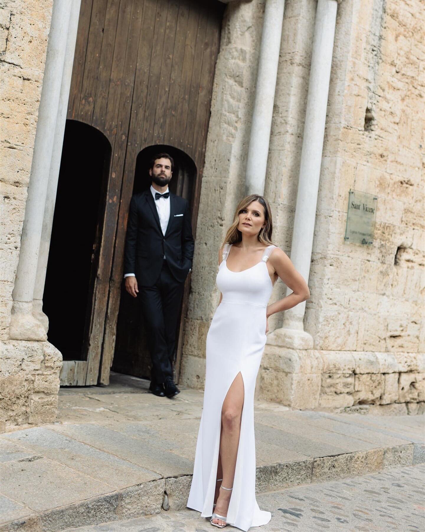 Yesterday was somehow 6 months since our wedding day. It almost feels like a dream now, like I blinked and it was here and gone. We got married in Besal&uacute;, Spain on September 20, 2023 on a 15th-century Catalan property. We had 40 of our closest