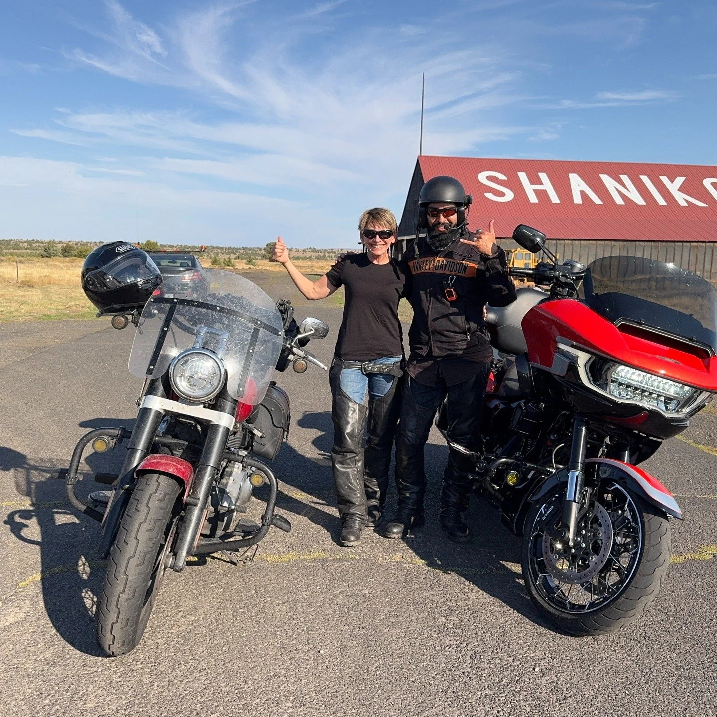 With luscious winding roads and amber waves of grain, today&rsquo;s loop to the small settlement of Shaniko, Oregon and back was filled with spectacular stretches of curves and breathtakingly striking wide-open vistas. 
#motorcycle life
#motorcyclead