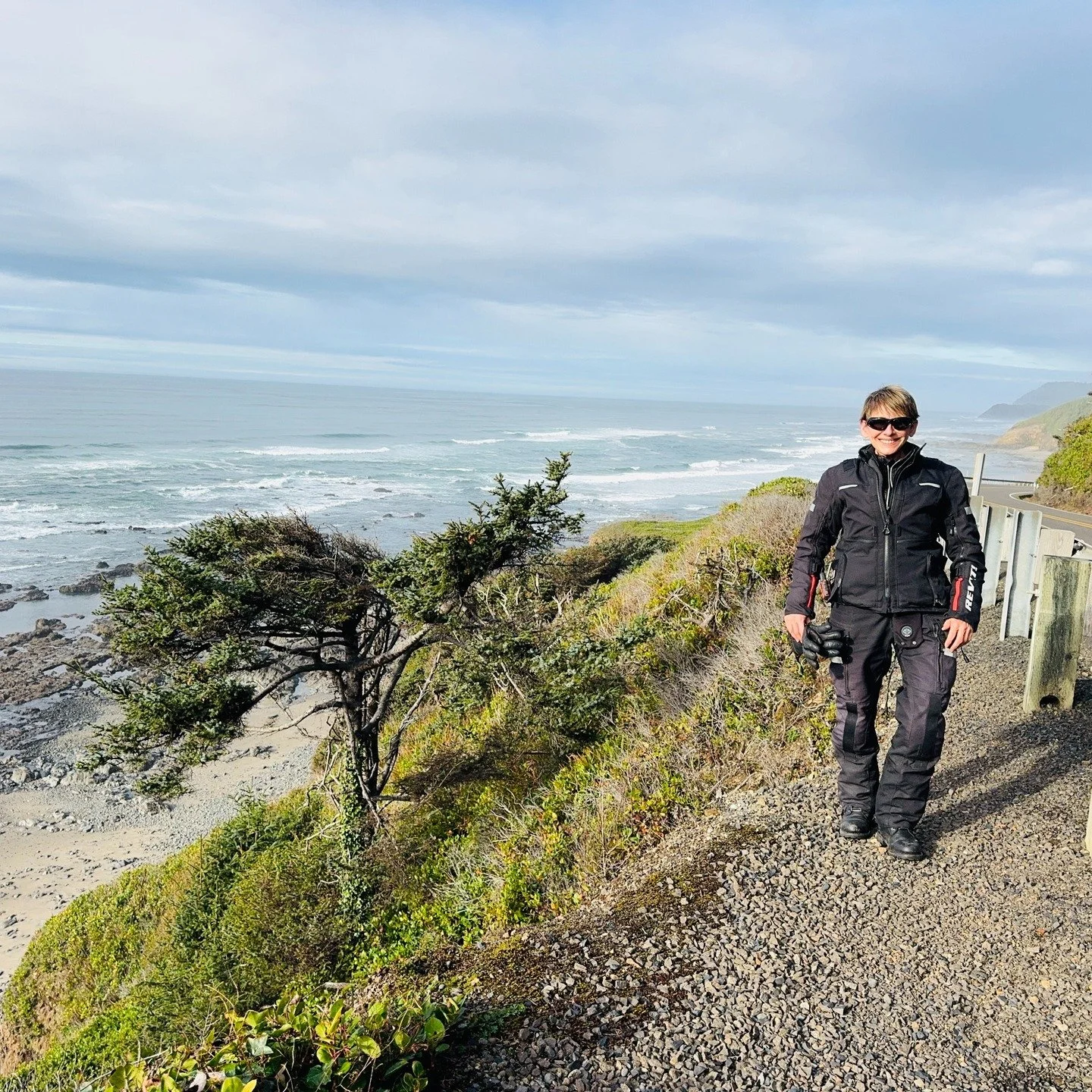 Heading out this morning for a several hundred-mile loop to my favorite bakery, the beach, Yaquina Bay, and back I had no idea the weather would be so delightfully sunny and balmy. Other than arriving home in the dark after traversing some delightful