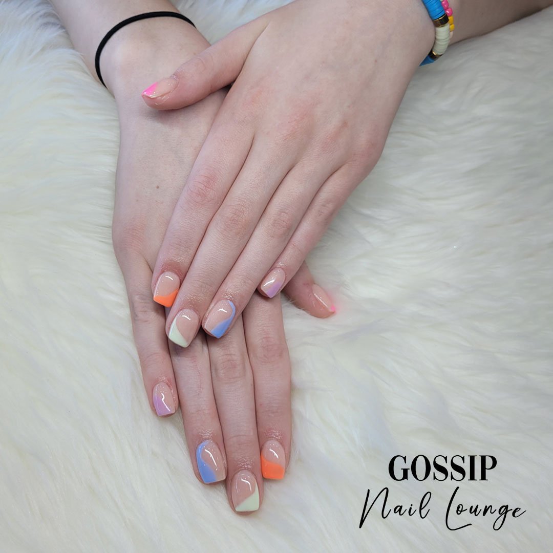 Wow, those nails look amazing! The colors are so vibrant and the execution is flawless. This full set has an incredible sense of style and attention to detail. #gossipnaillounge #leessummit #colorful #welovecolors #fullset