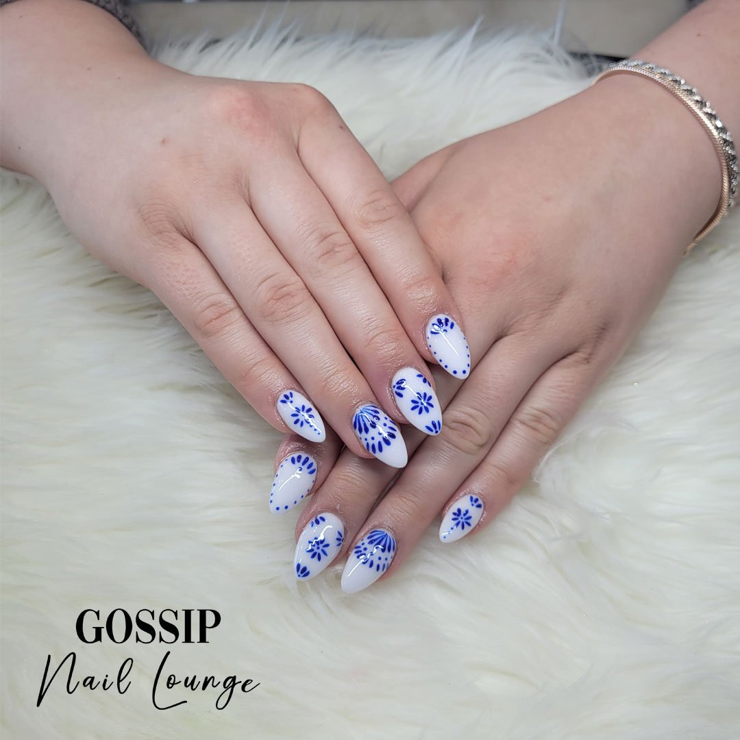 Elevate your look with this stunning set of nails, inspired by the timeless elegance of blue plate ware. This design perfectly captures the refined and sophisticated style that will leave you feeling confident and beautiful. #nails #nailsnailsnails #
