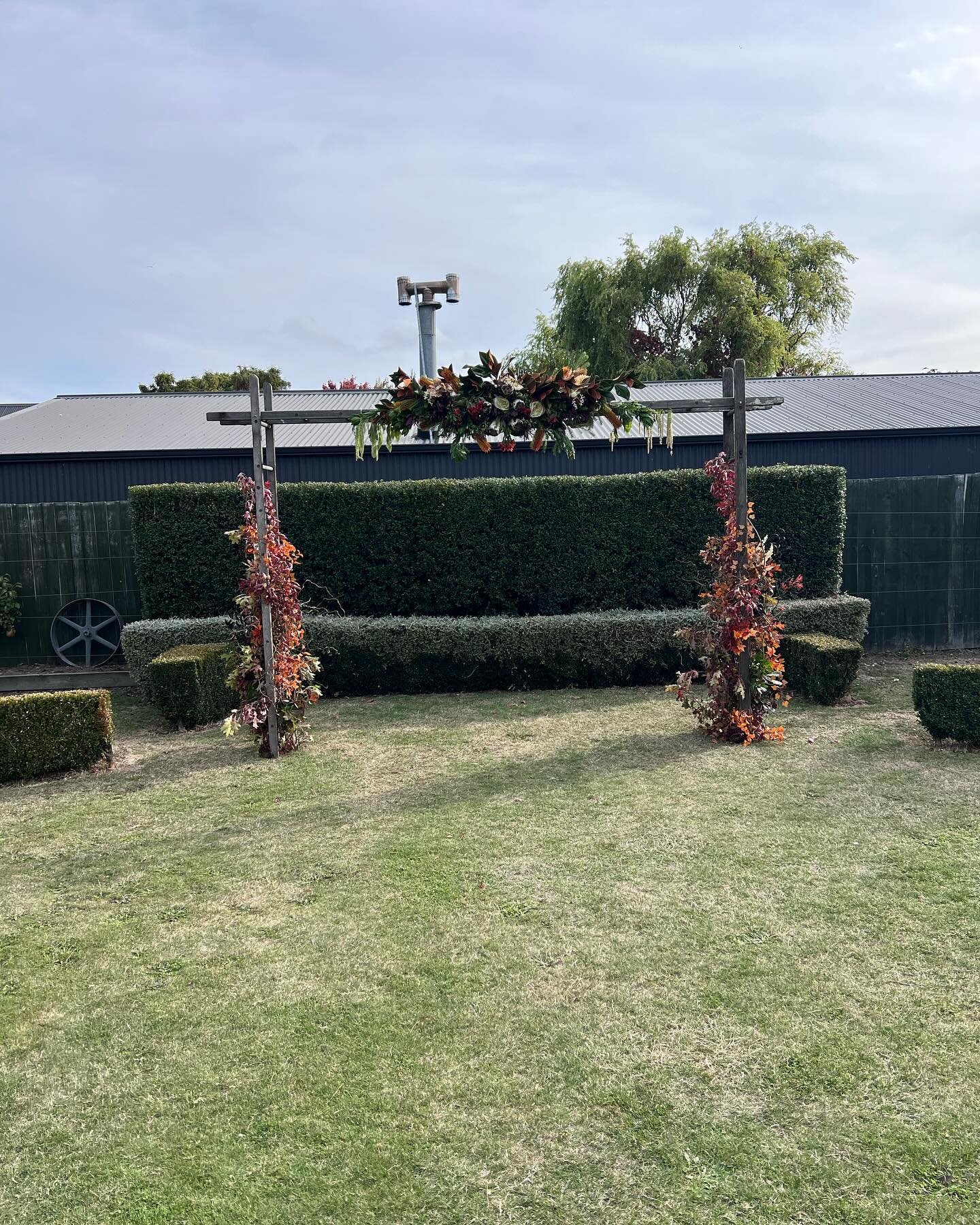 Fridays backyard wedding setup such a stunning garden for a backyard wedding 💍🏡

#backyardwedding #gardenwedding #diywedding #northcanterburywedding #christchurchwedding #countrywedding #woodendcelebrant #northcanterburycelebrant #māoricelebrant