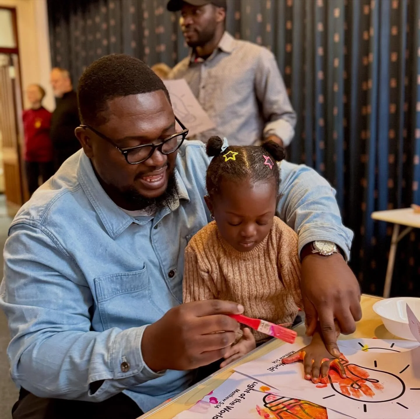 ✨ What an awesome Messy Church! ✨
Our alternative to Halloween was full of fun, creativity, and joy as we celebrated Jesus, the Light of the World 💡. The church was buzzing with families, laughter, and the beautiful reminder that His light shines i