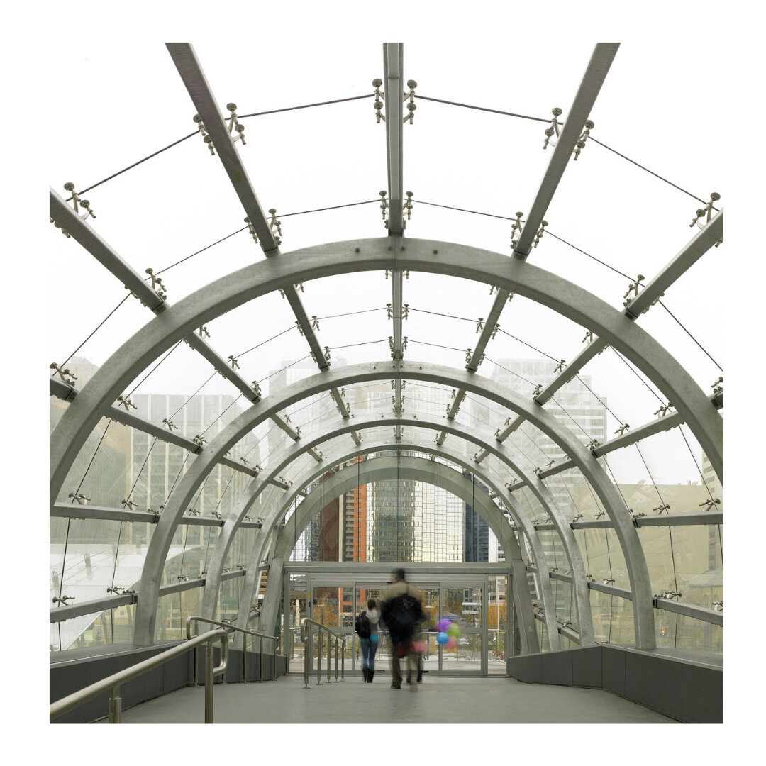 We don't know about you, but we like our +15s with a side of panoramic views 👀. So, check out this #POV of the 7th Ave LRT corridor. This project's high visibility and natural lighting were very intentional to make the space feel safer for all LRT u