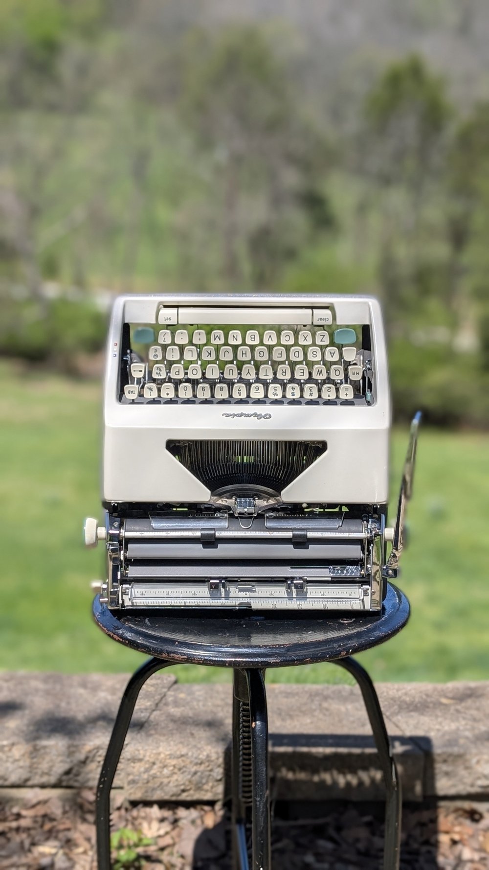 1966 Olympia SM9 **RARE TYPEFACE** — Nashville Typewriter