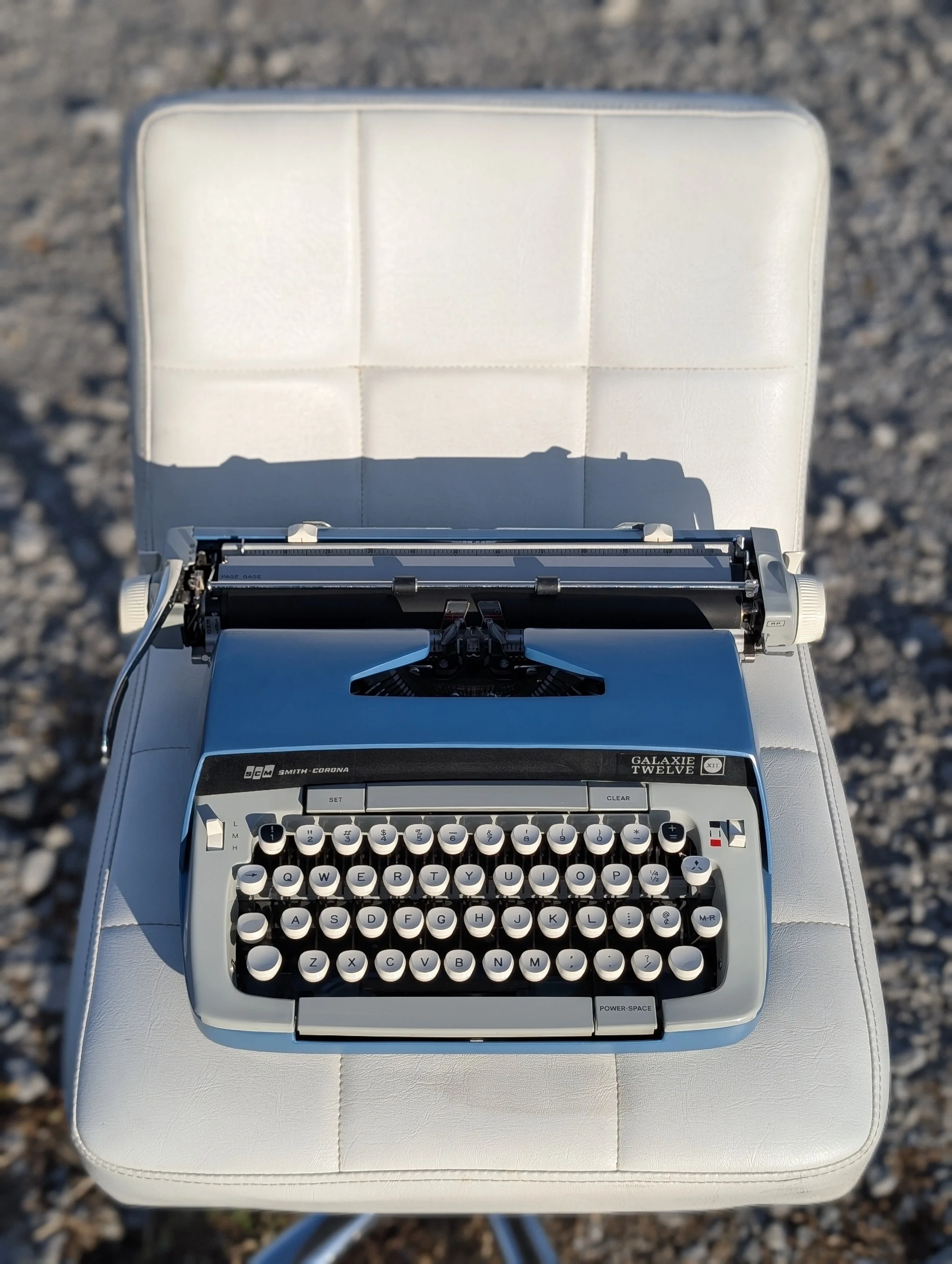 1975 Smith Corona Galaxie 12 *IMMACULATE*