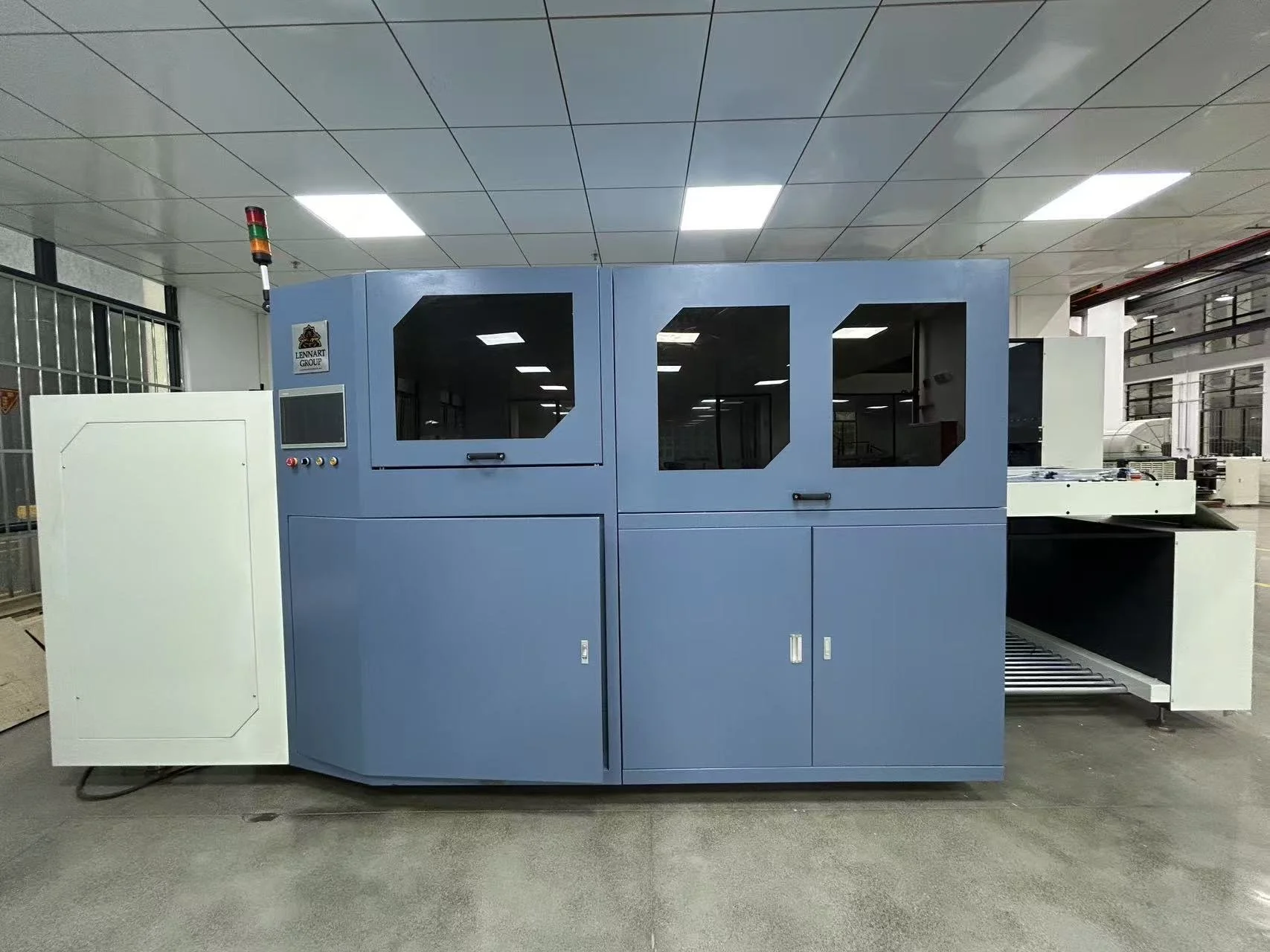 LENFC DIE CUTTING AND STRIPPING MACHINE 