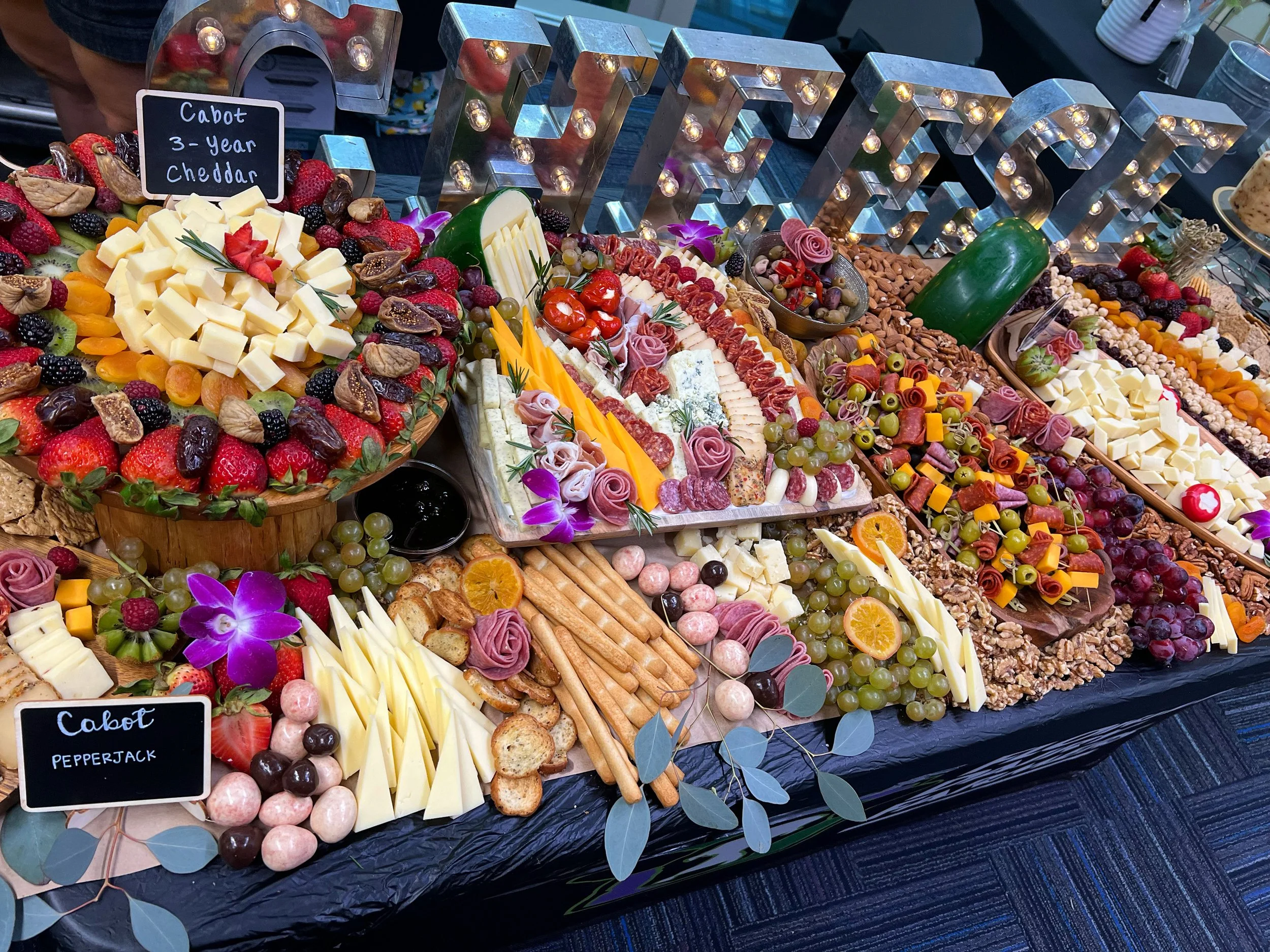 Grazing tables, charcuterie Orlando, gifts grazing boards Orlando ...