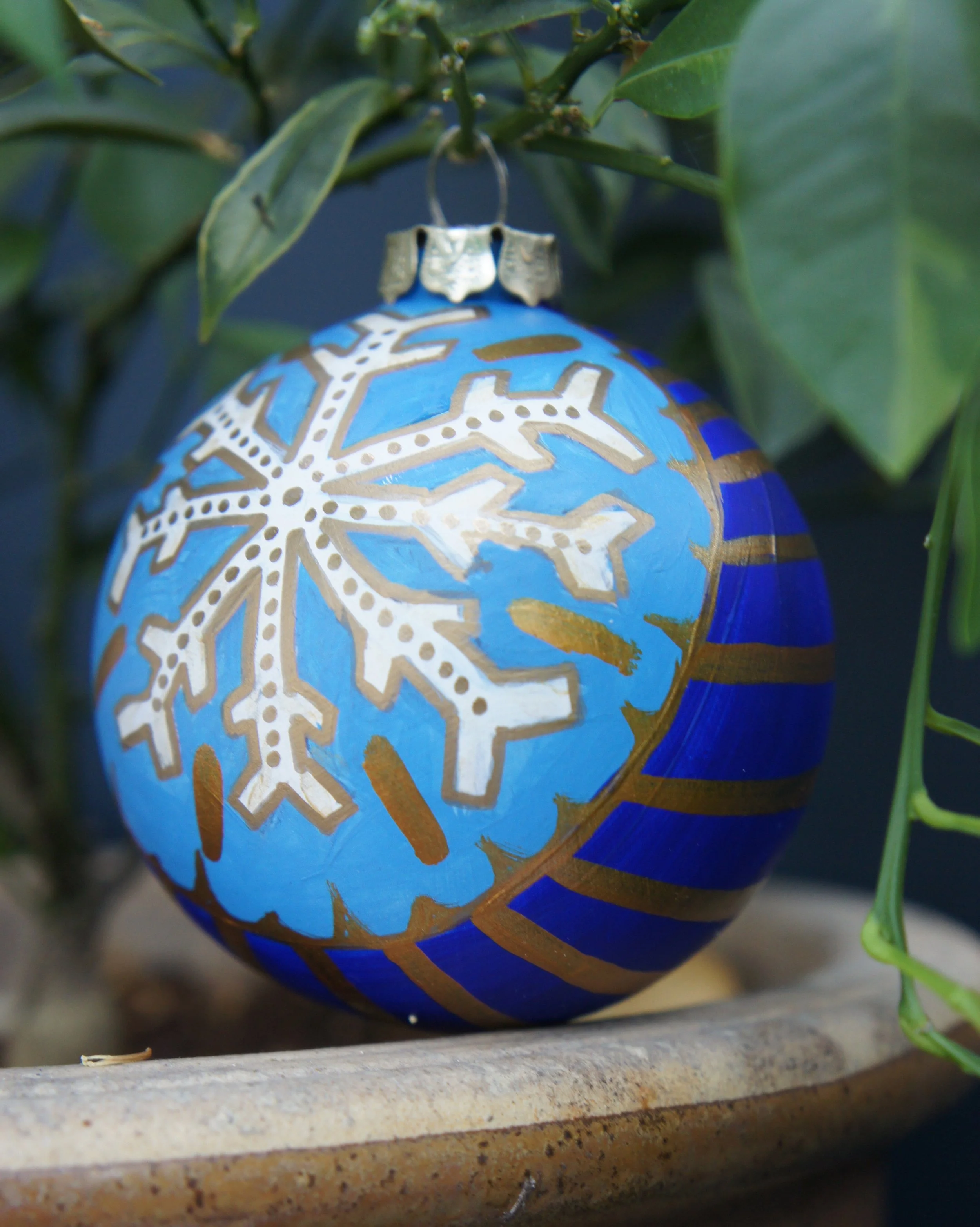 Christmas Bauble decoration @ Tyntesfield Morning session
