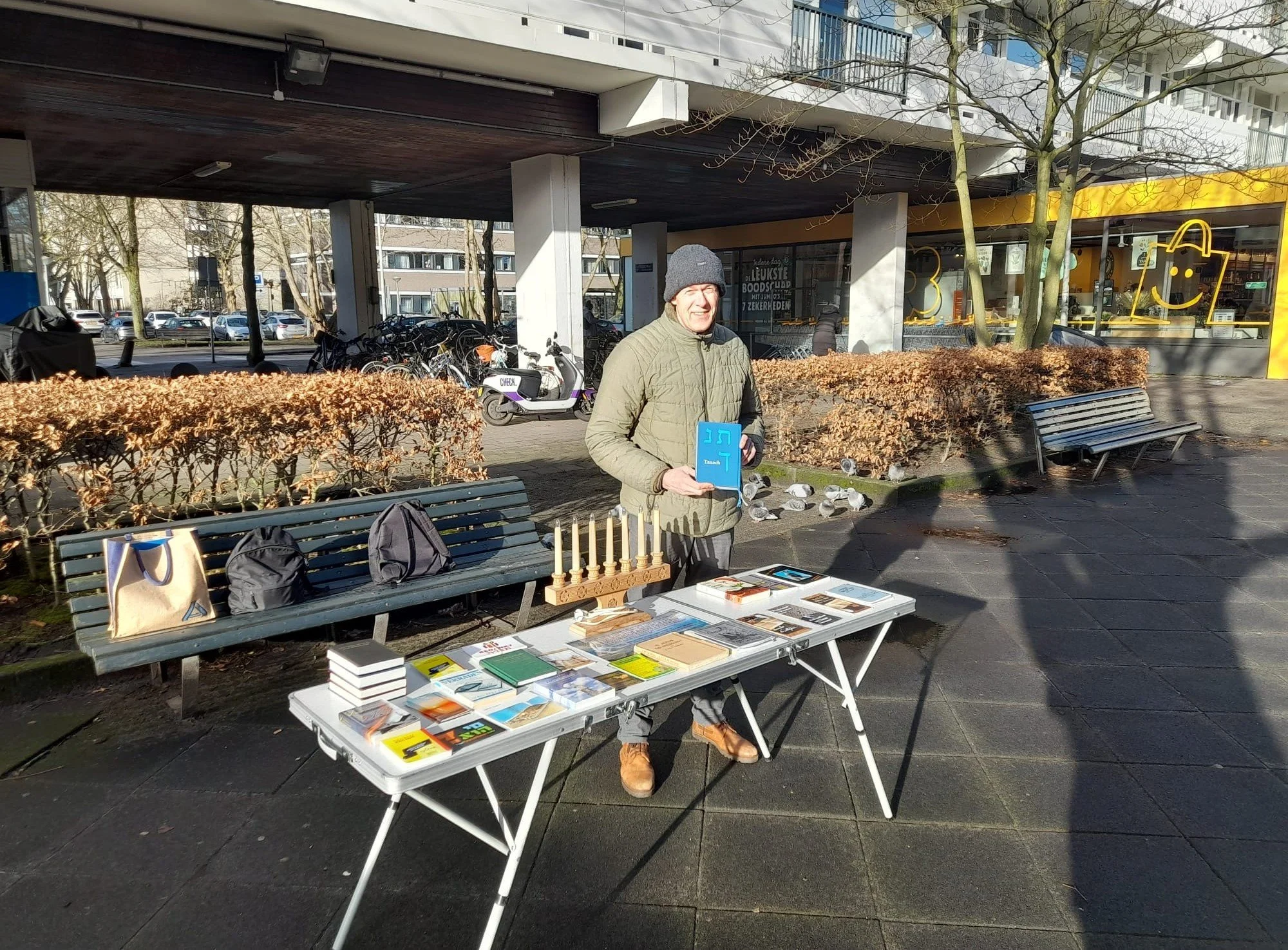 Amsterdam-Buitenveldert booktable.jpg