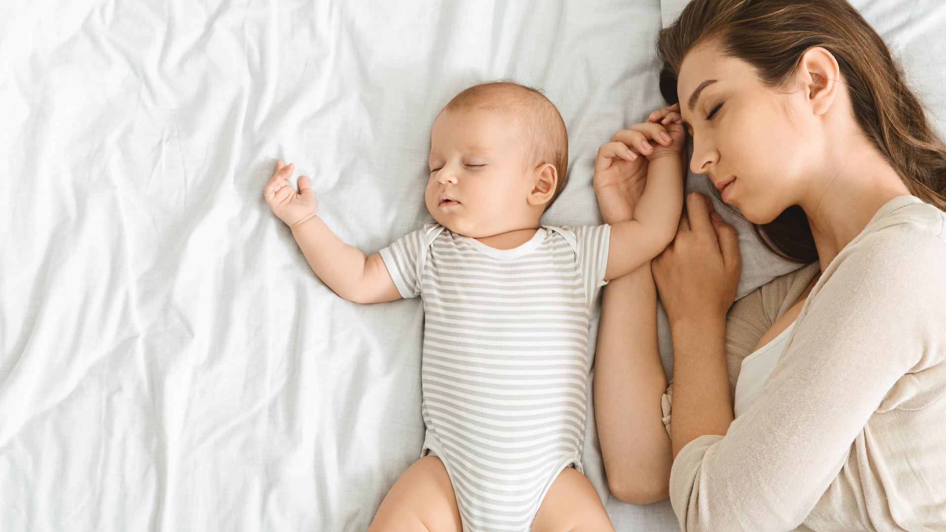 mom and baby co sleeping