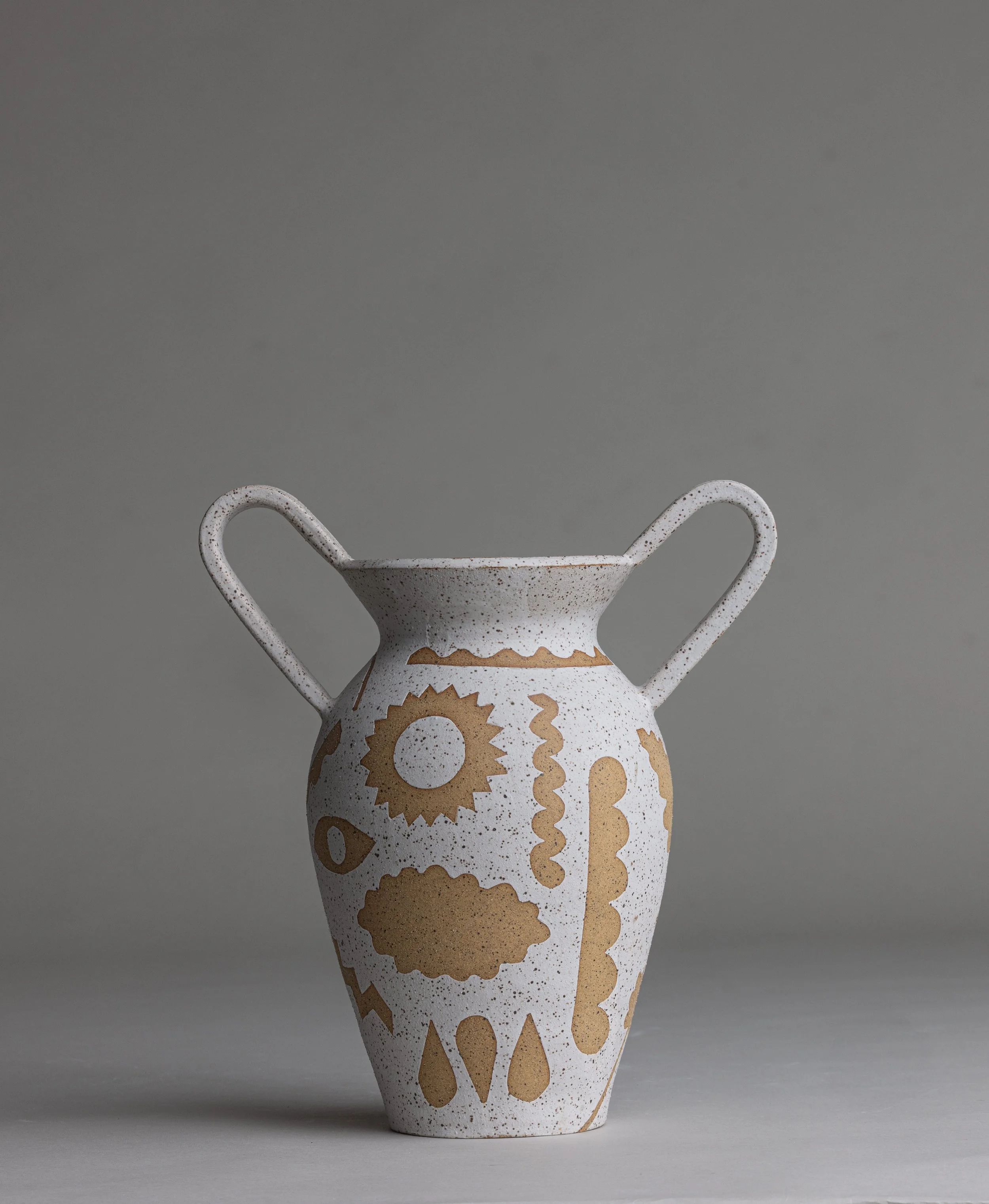15. 
 medium picto  vase  
$ 