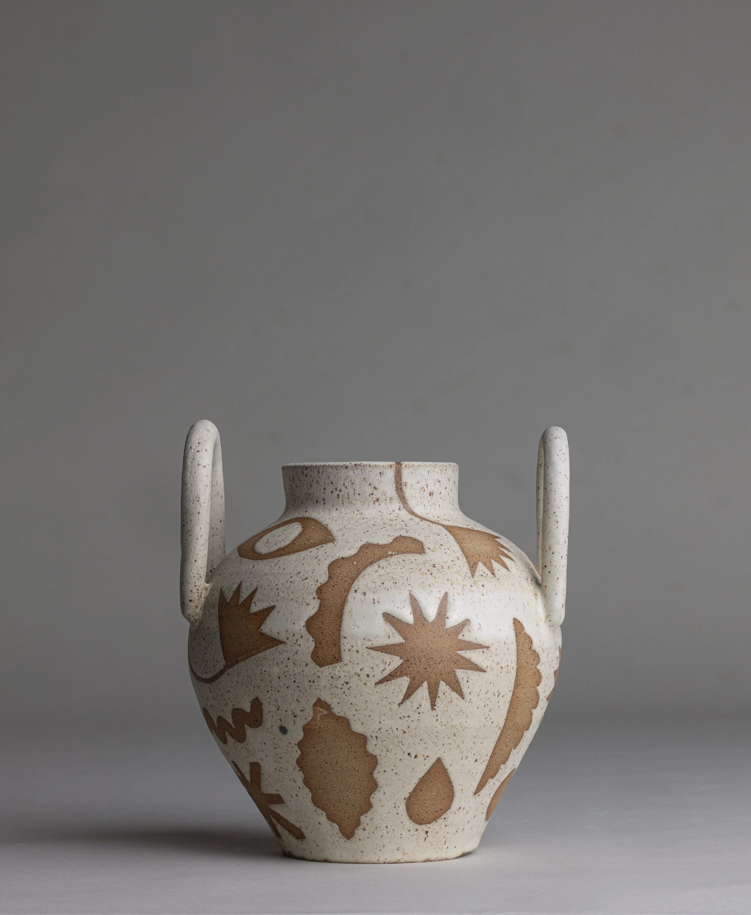16. 
 medium picto  vase  
$ 
