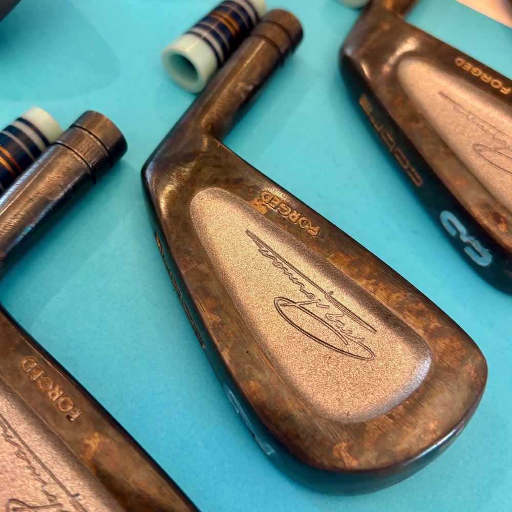 Fer Cobra Greg Norman 60° – Sand Wedge Droitier – Tige Graphite Ferme