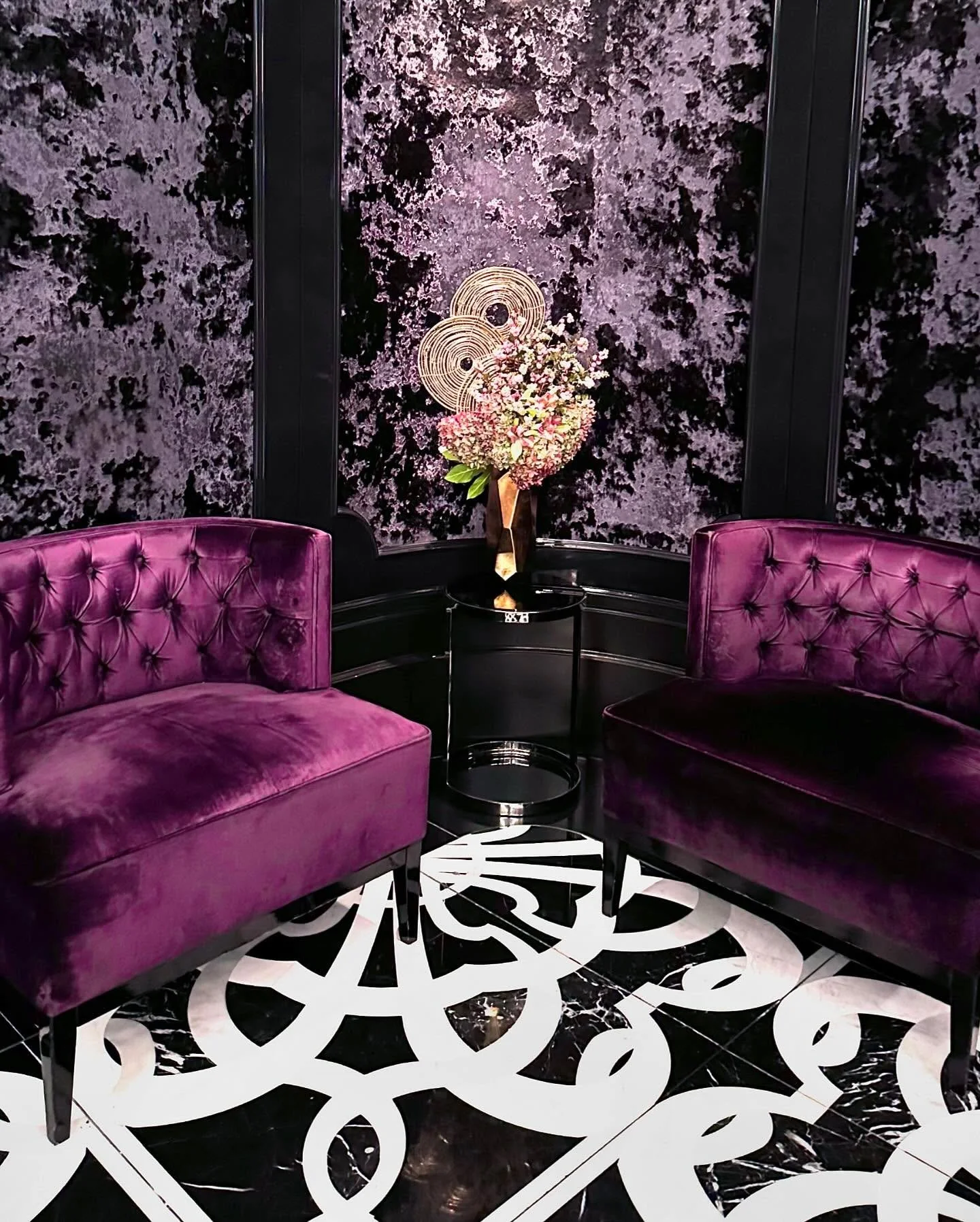 Missing the Toronto Design Scene- Beautiful Hotel in Toronto #bishahotel #beautifuldesign #ineedtopaintthis