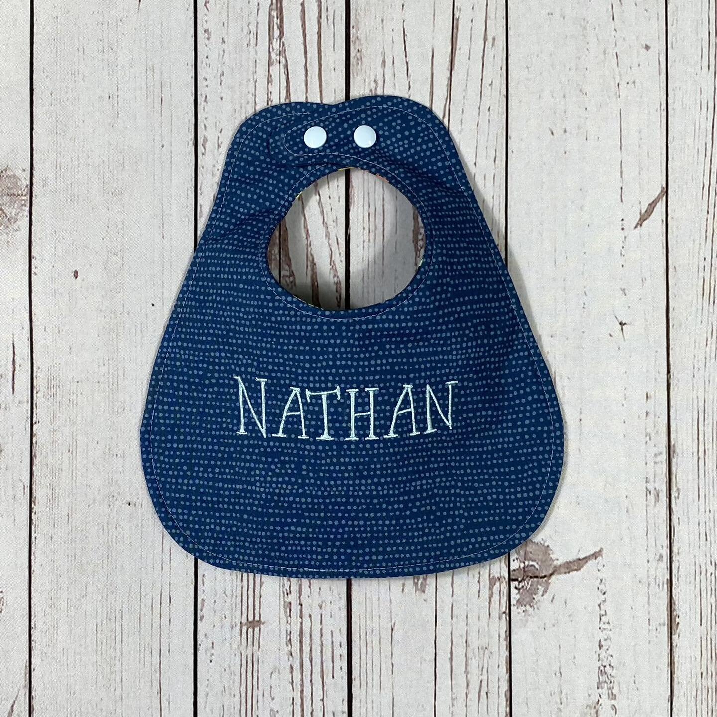 Cutest bib for your newest little farm hand 🚜

All Sunnyside Haven bibs are reversible and have 4 snaps to ensure the best for possible!  #sunnysidehaven #babybibset #diggersanddozers #newbabygift #babyboygiftideas #tractorbabygift #tractorbabyshowe
